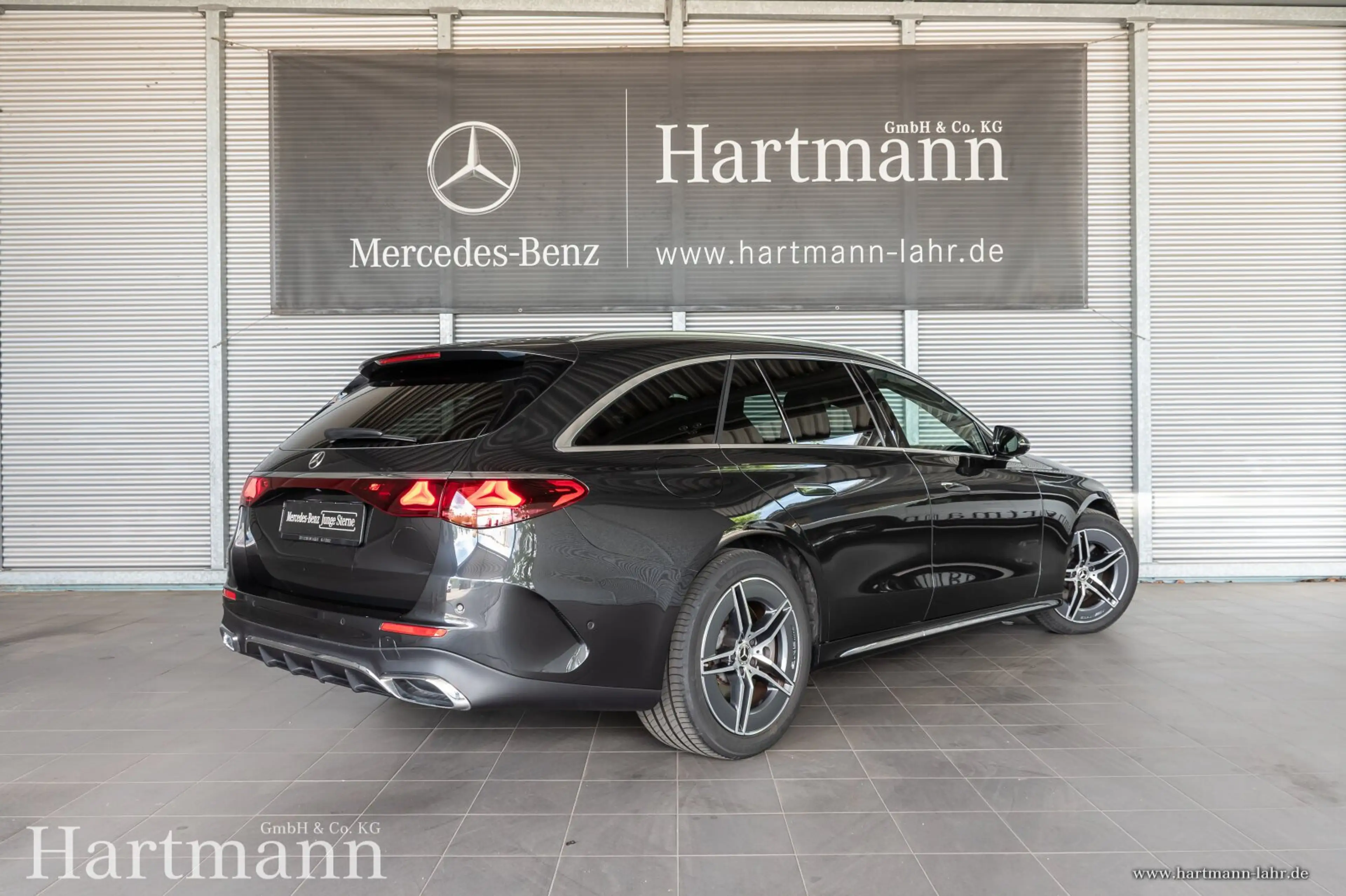 Mercedes-Benz E 450 E 450 T 4M AMG Airmatic Standheizung AHK 4DSound — photo 2
