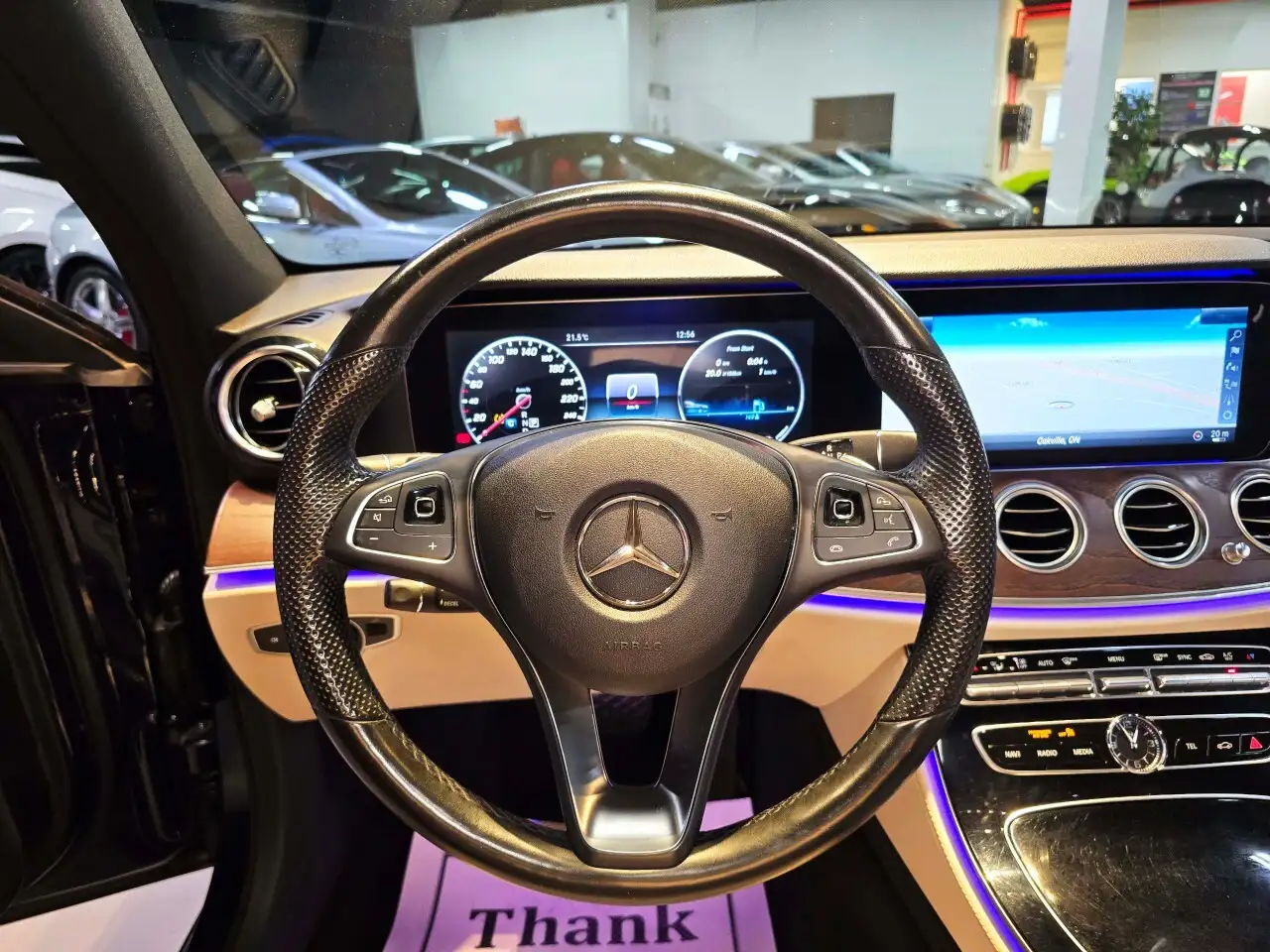 Mercedes-Benz E-Class снимка Mercedes-Benz E-Class