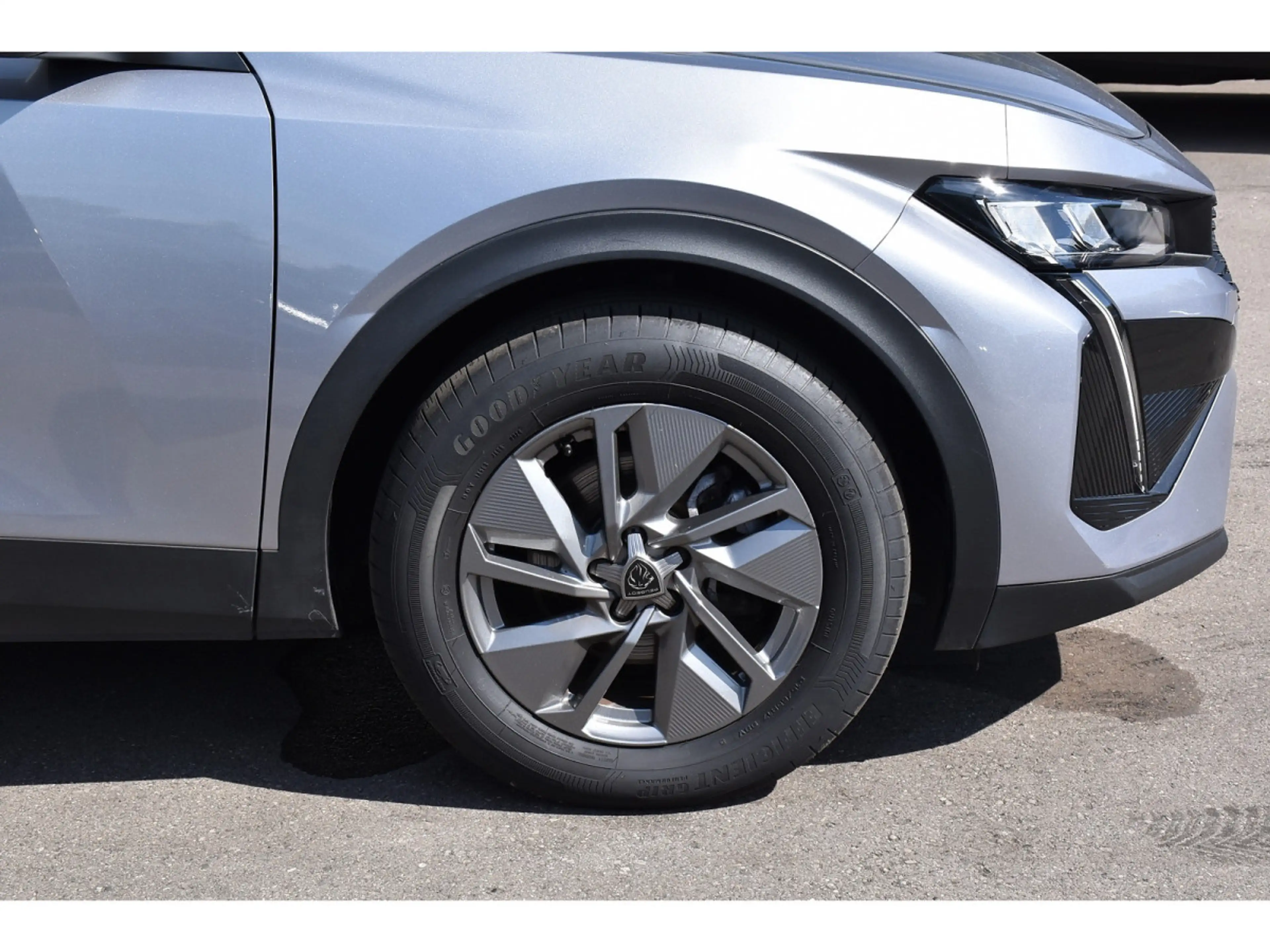 Peugeot 408 1.2 turbo 130 Allure EAT8 ACC LANE GPS CAM 1° MAIN — photo 5