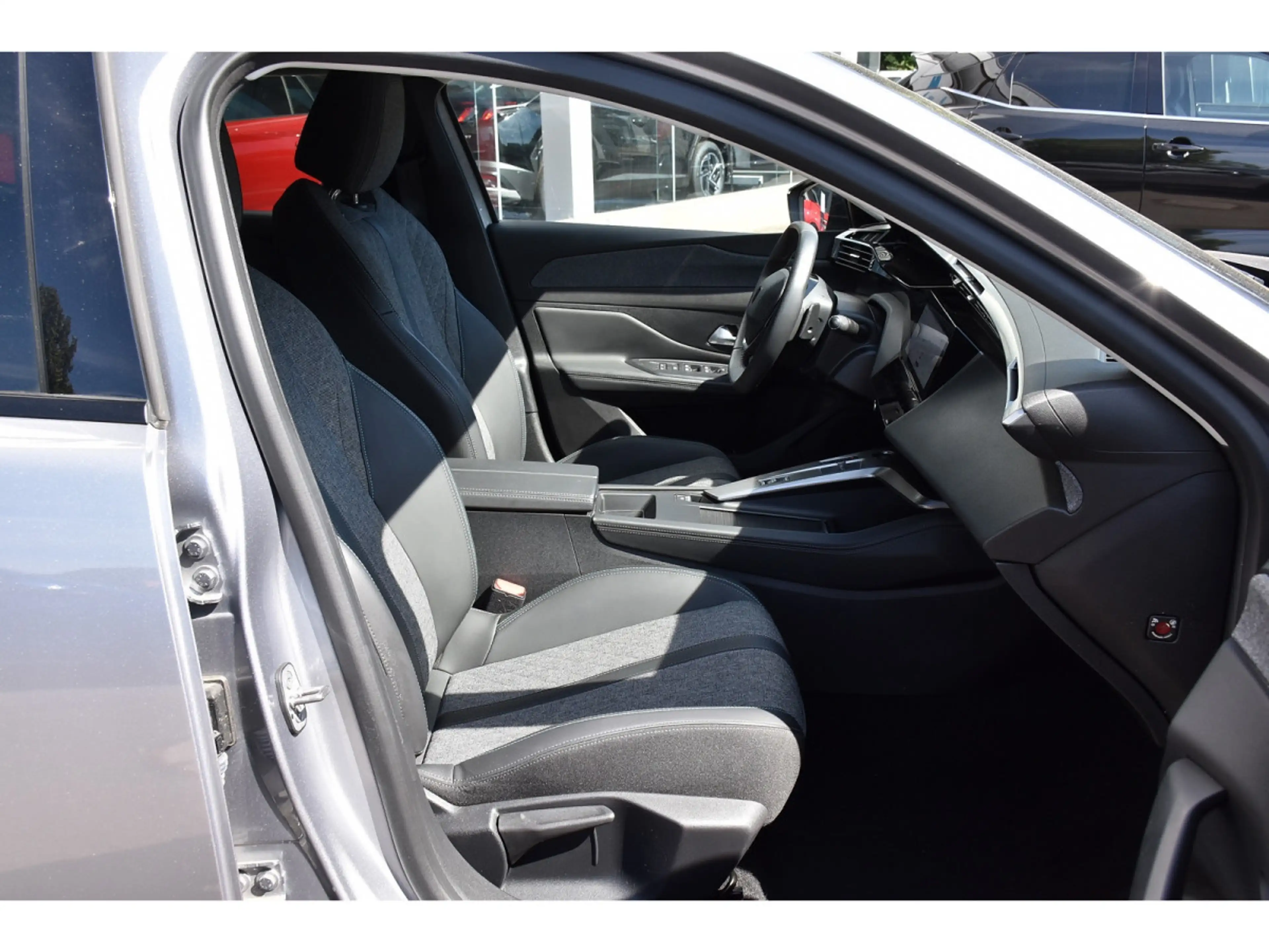 Peugeot 408 1.2 turbo 130 Allure EAT8 ACC LANE GPS CAM 1° MAIN — photo 7