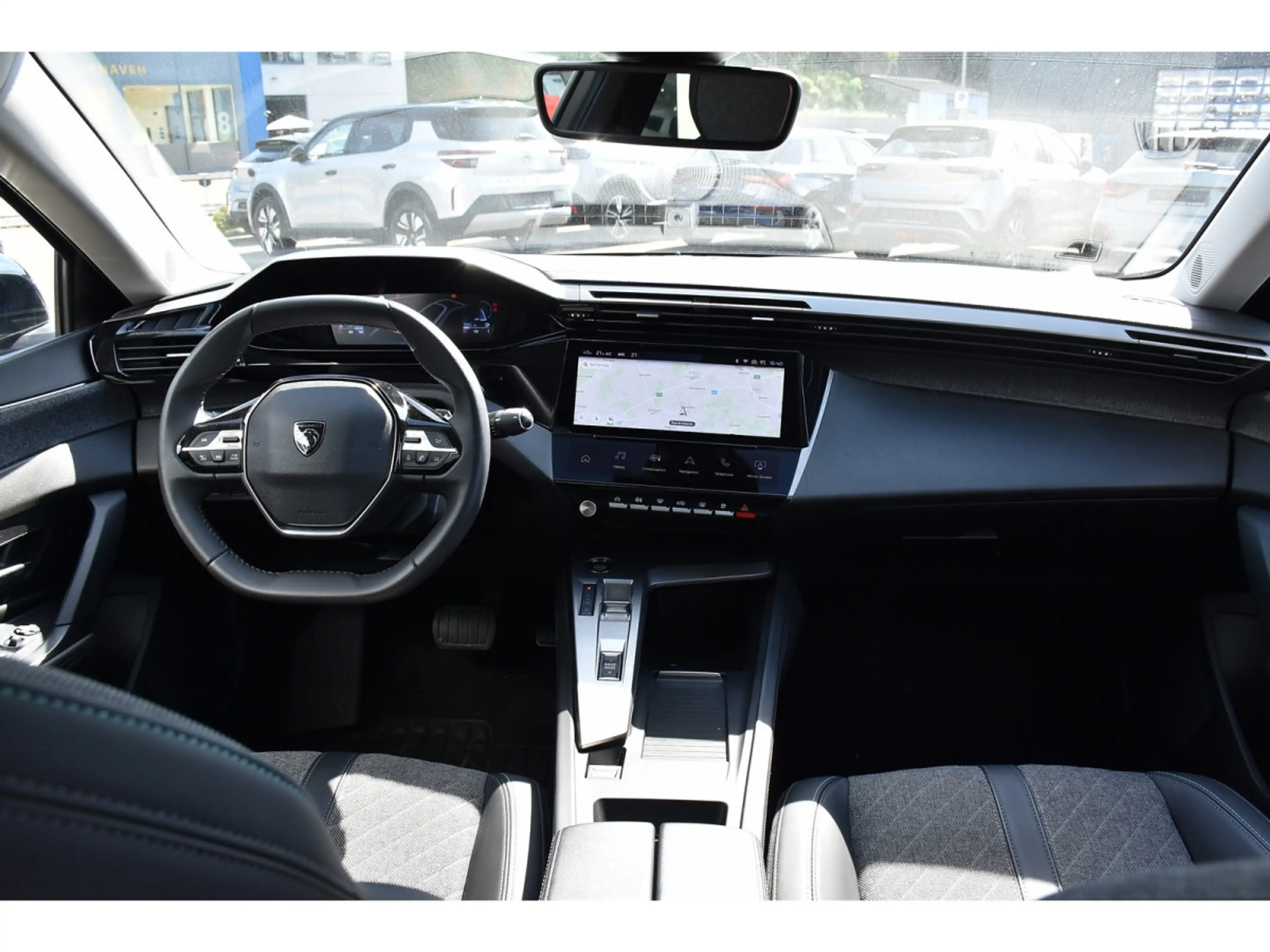 Peugeot 408 1.2 turbo 130 Allure EAT8 ACC LANE GPS CAM 1° MAIN — photo 9