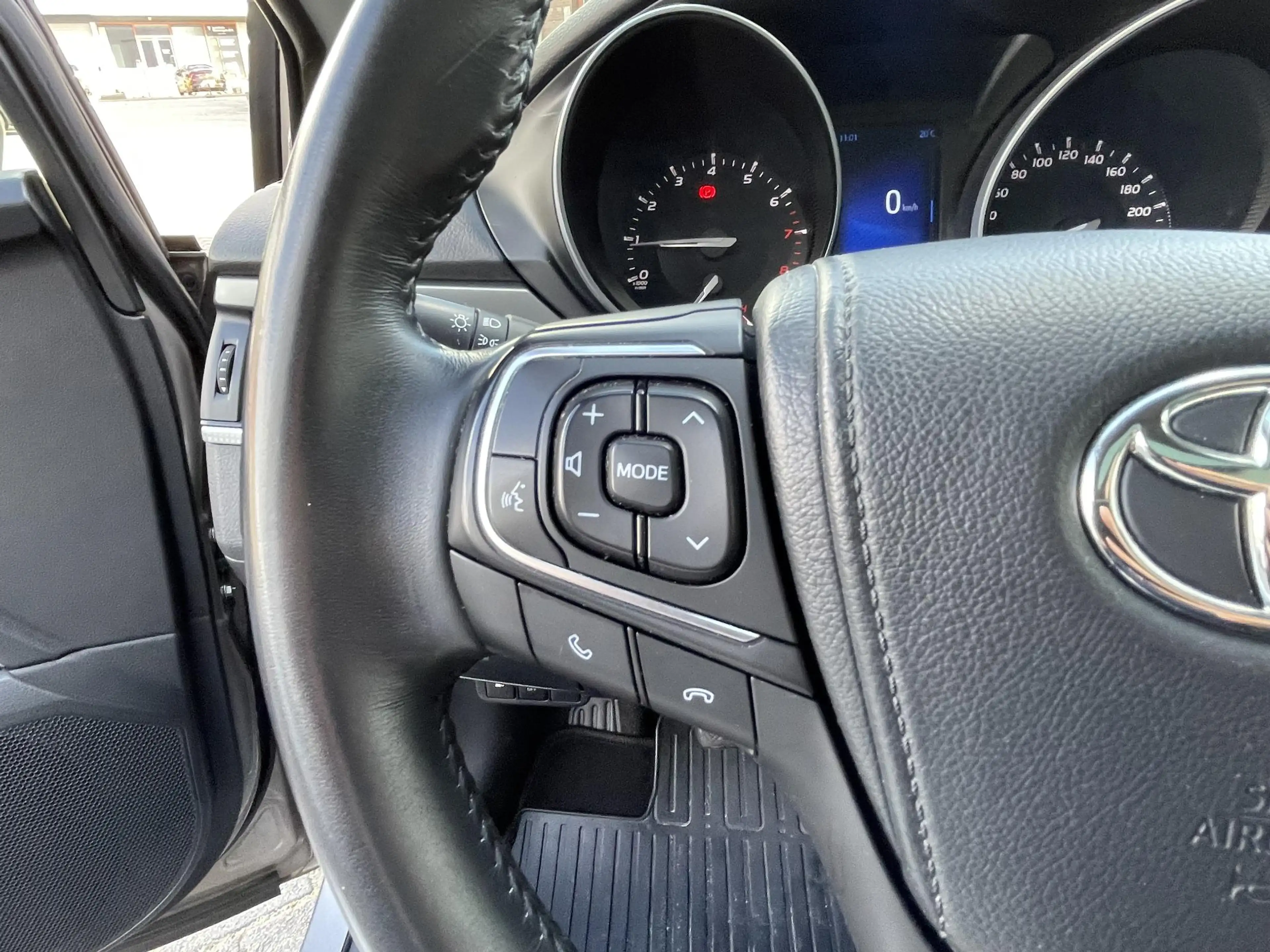Toyota Avensis Touring Sports 1.8 VVT-i Lease Pro — photo 10