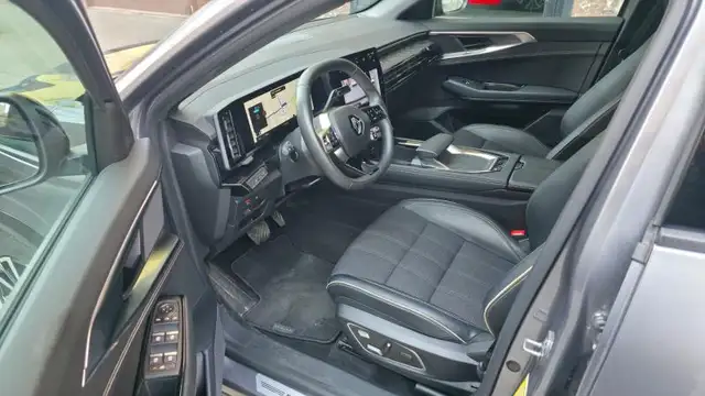 Renault Austral view 11