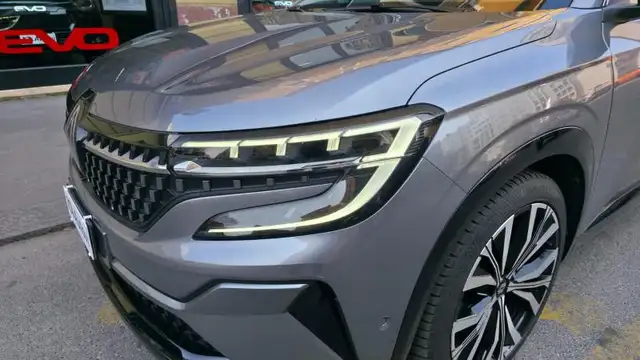 Renault Austral view 9