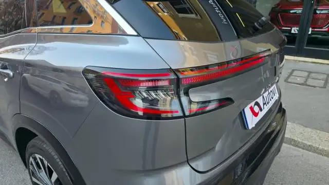 Renault Austral view 10