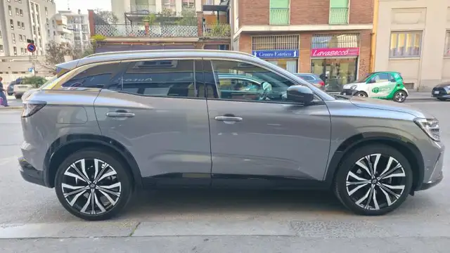 Renault Austral view 4