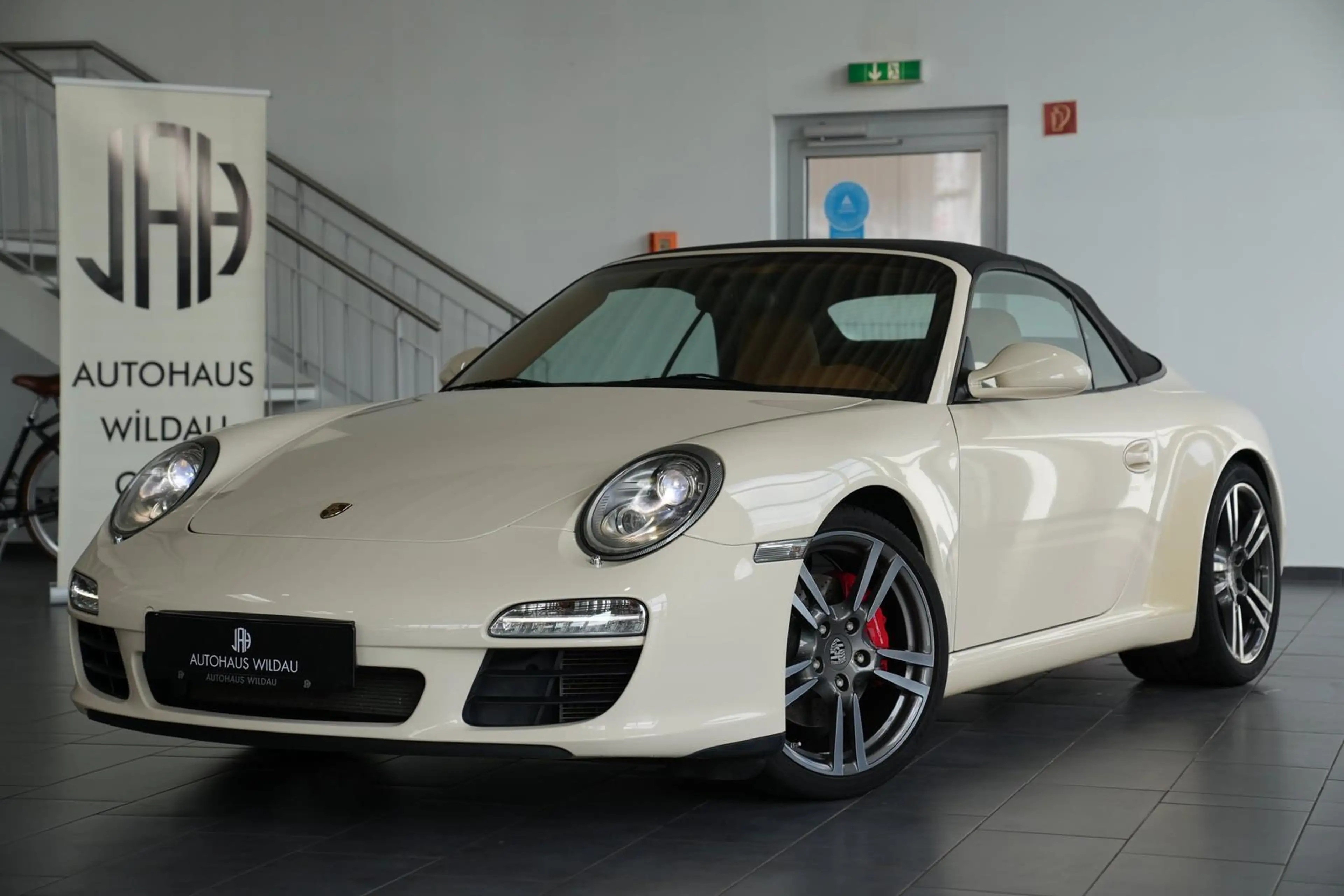 Porsche 911 Carrera S Cabrio *PTS*Sonderlackierung — photo 3