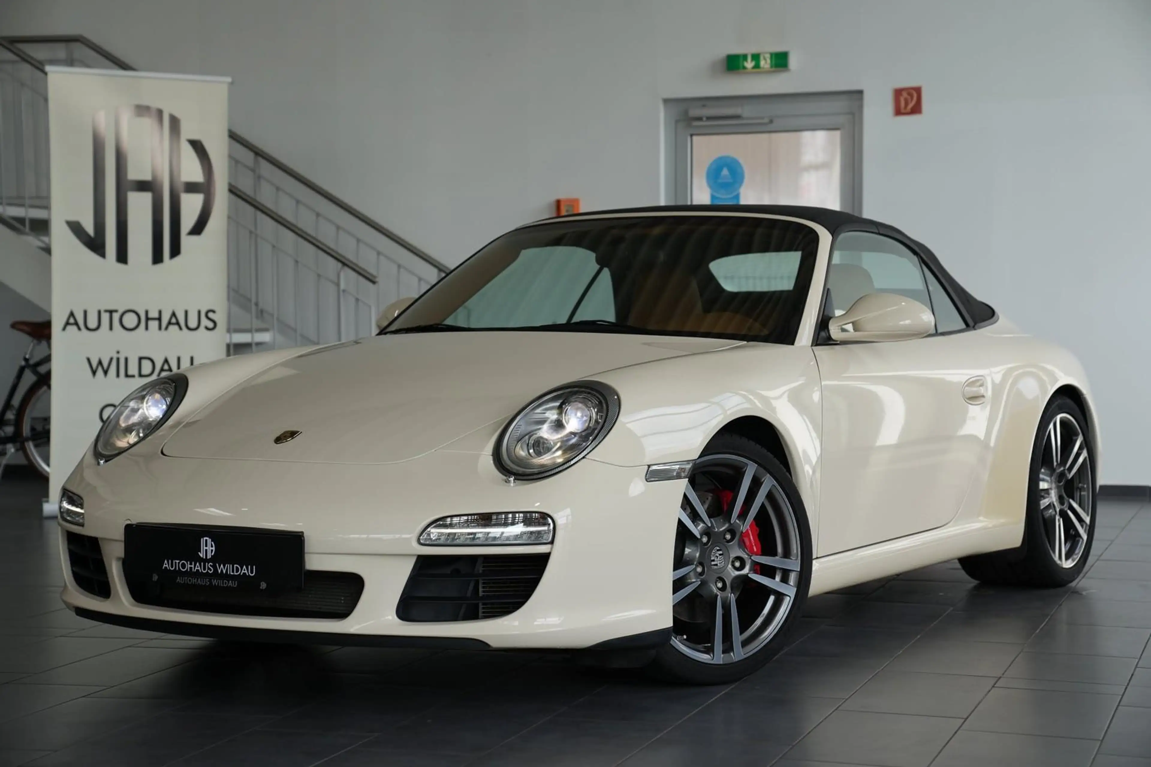 Porsche 911 Carrera S Cabrio *PTS*Sonderlackierung — photo 3