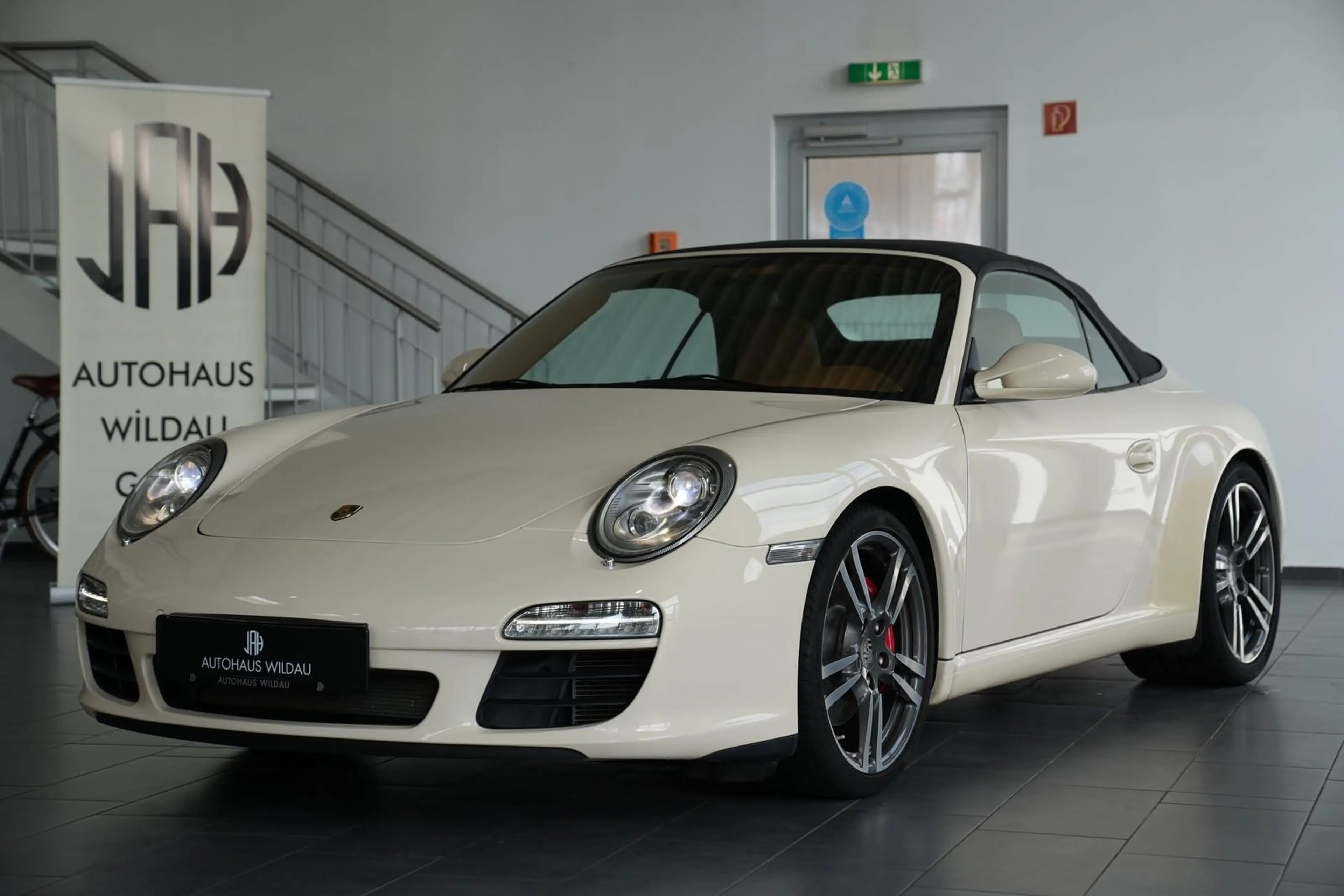 Porsche 911 Carrera S Cabrio *PTS*Sonderlackierung — photo 4