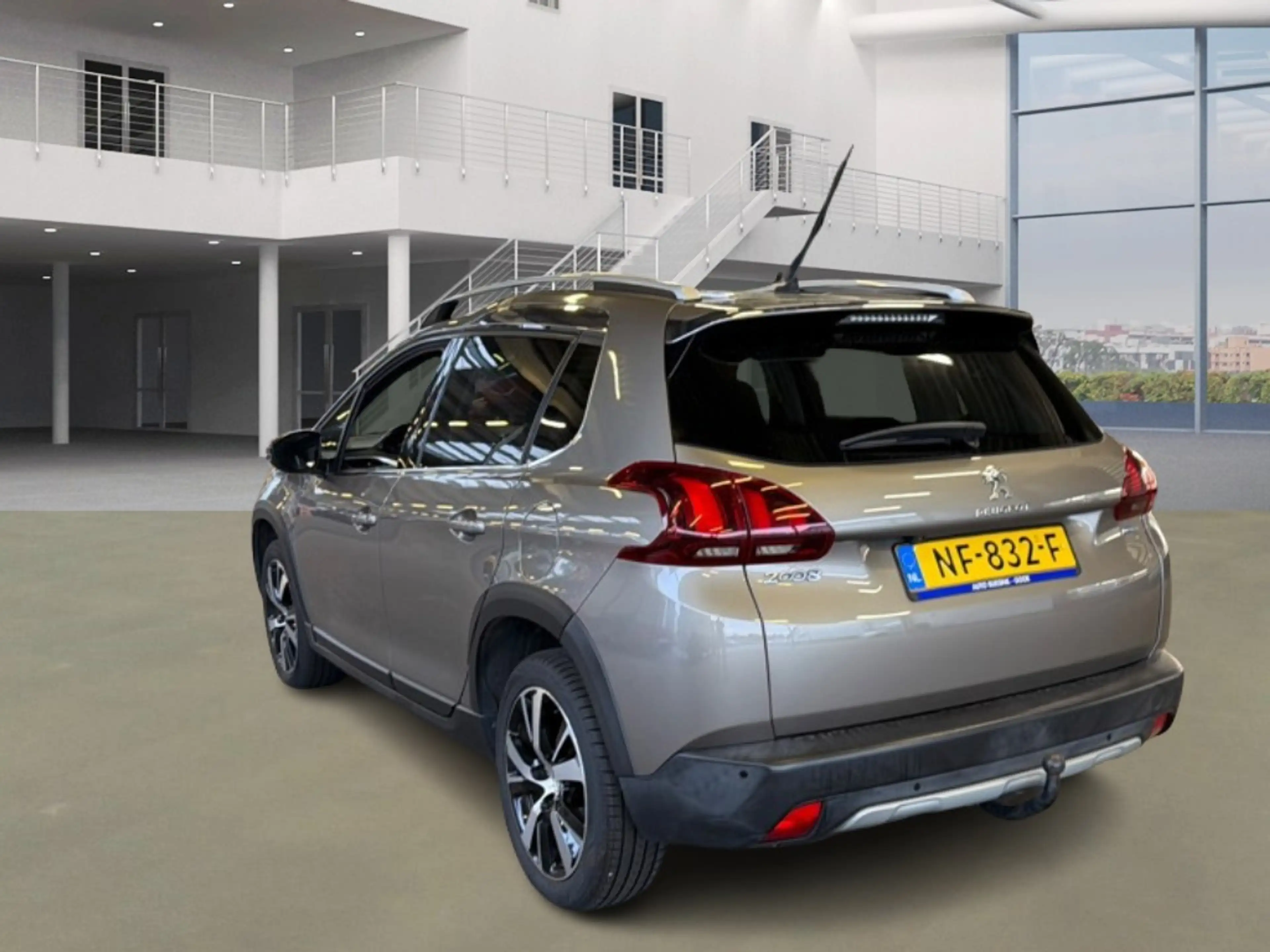 Peugeot 2008 1.2 PureTech Allure — photo 4