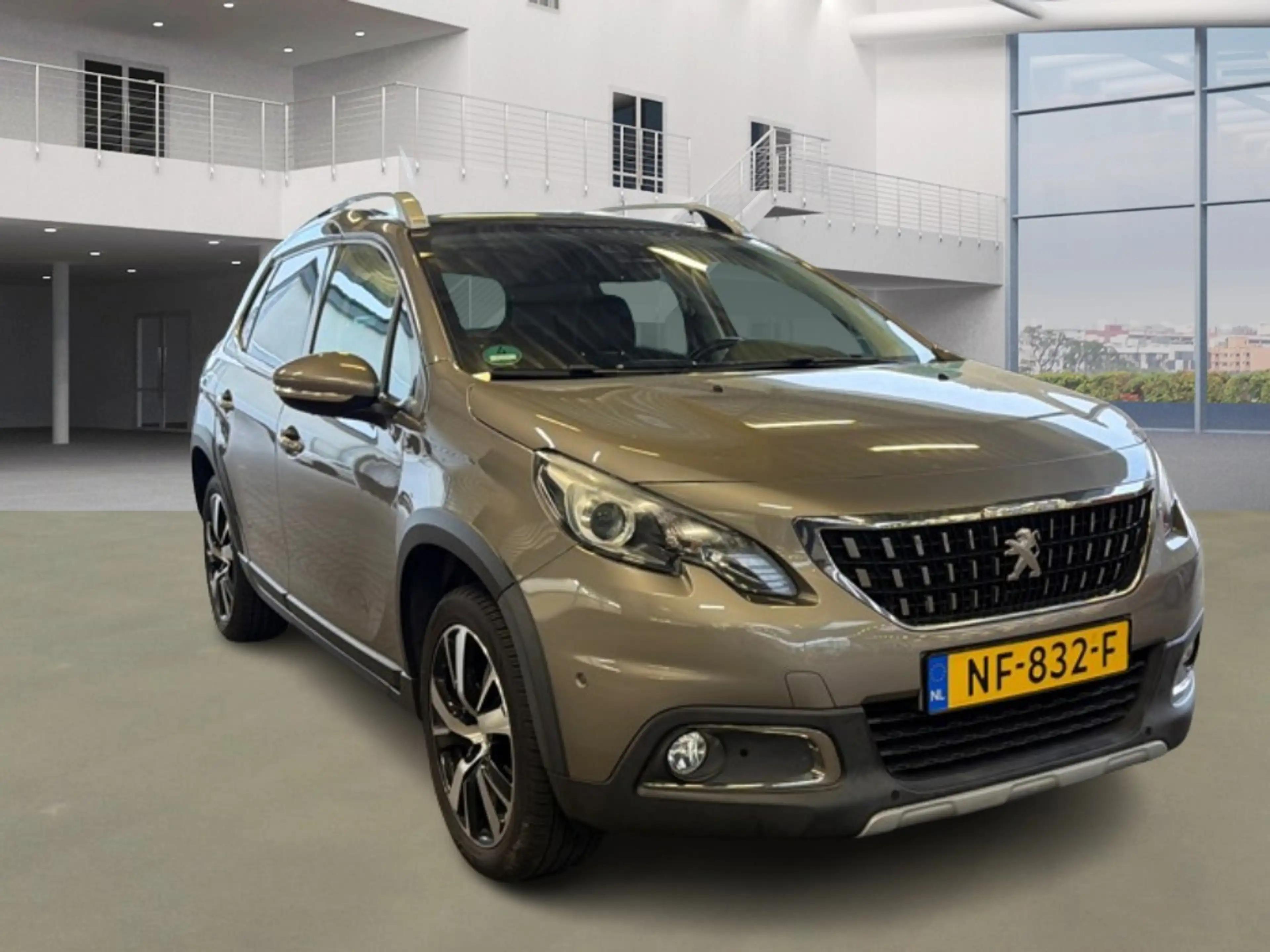 Peugeot 2008 1.2 PureTech Allure — photo 2