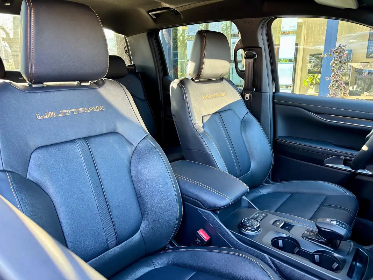 Ford Ranger 3.0V6 241CV | WILDTRAK | VOLET ELEC | 49.500€ HTVA Schwarz - 2