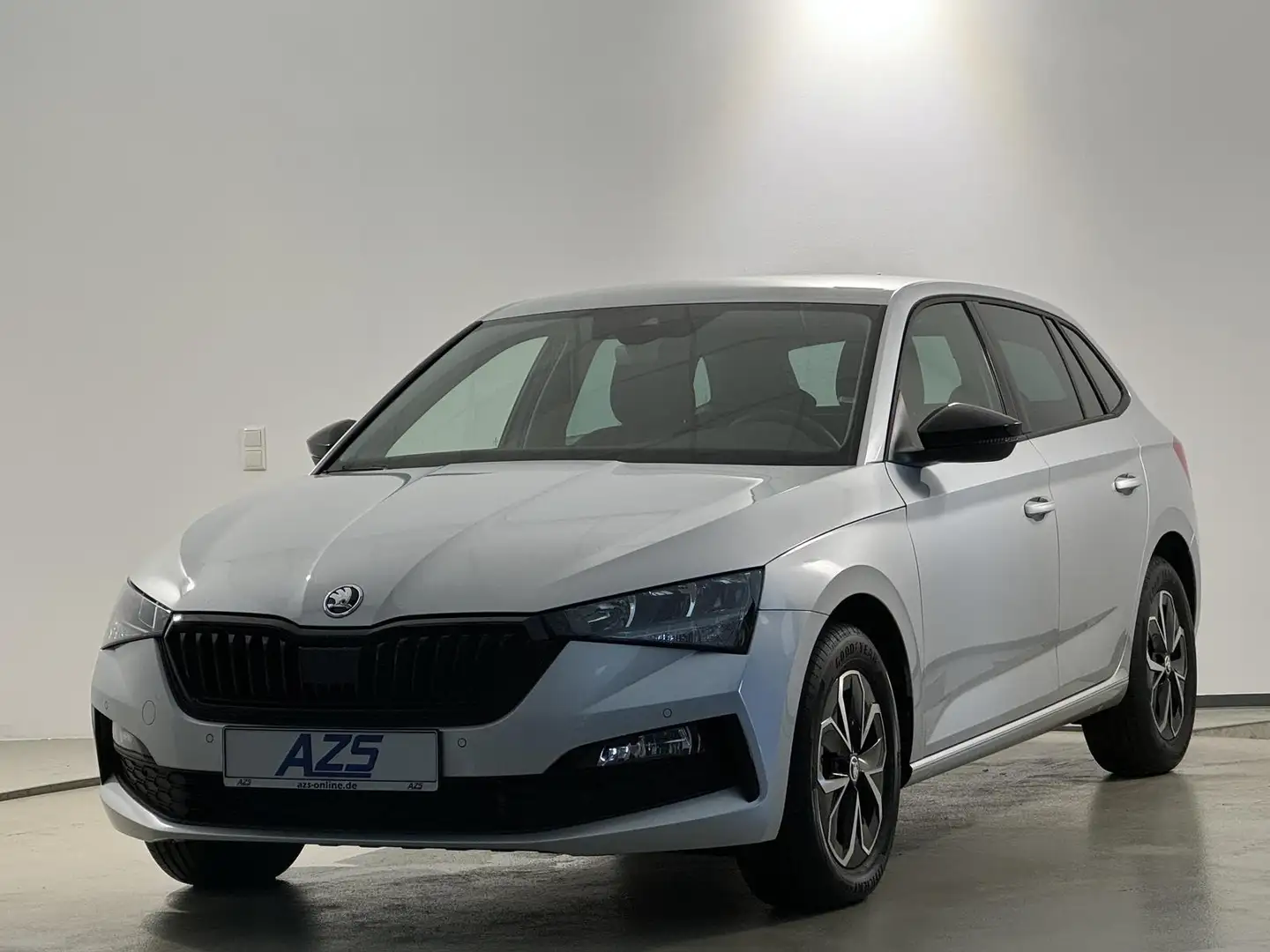 Skoda Scala 1.5 TSI Blackline LED Navi-App Parkhilfen Silber - 2