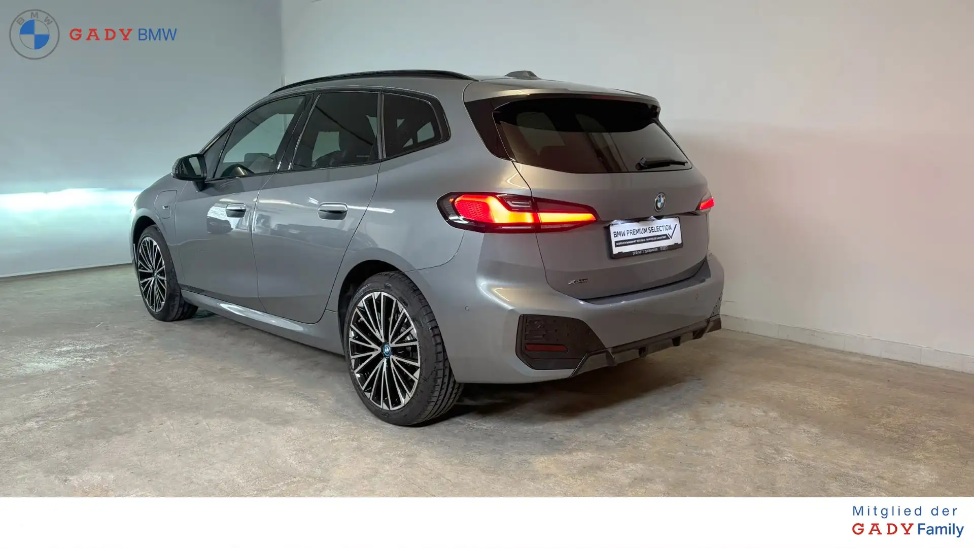 BMW 225 225e xDrive Active Tourer Grau - 2