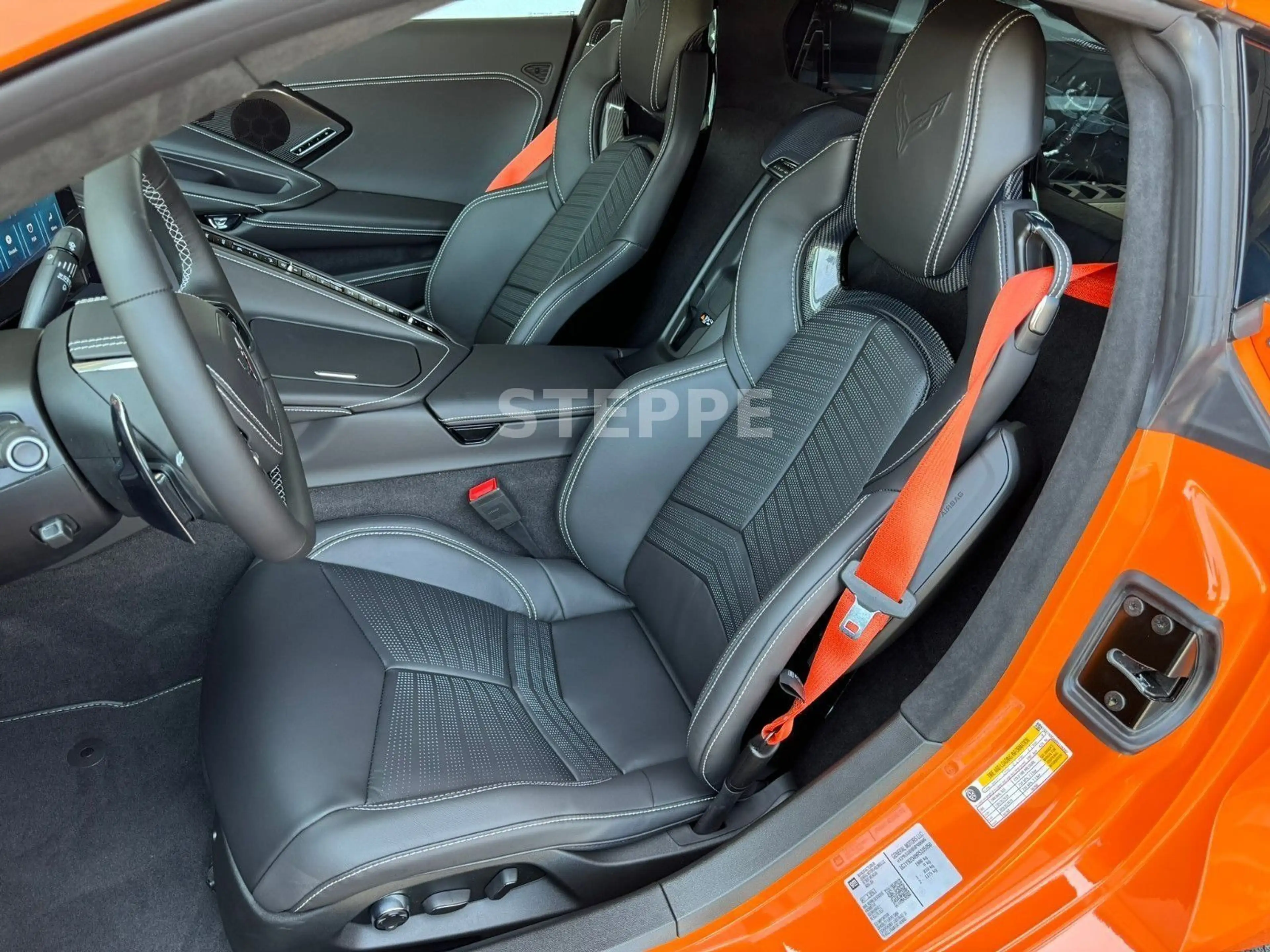 Corvette C8 Stingray Coupe 6,2 V8 3LT Europamodell STEPPE — photo 7