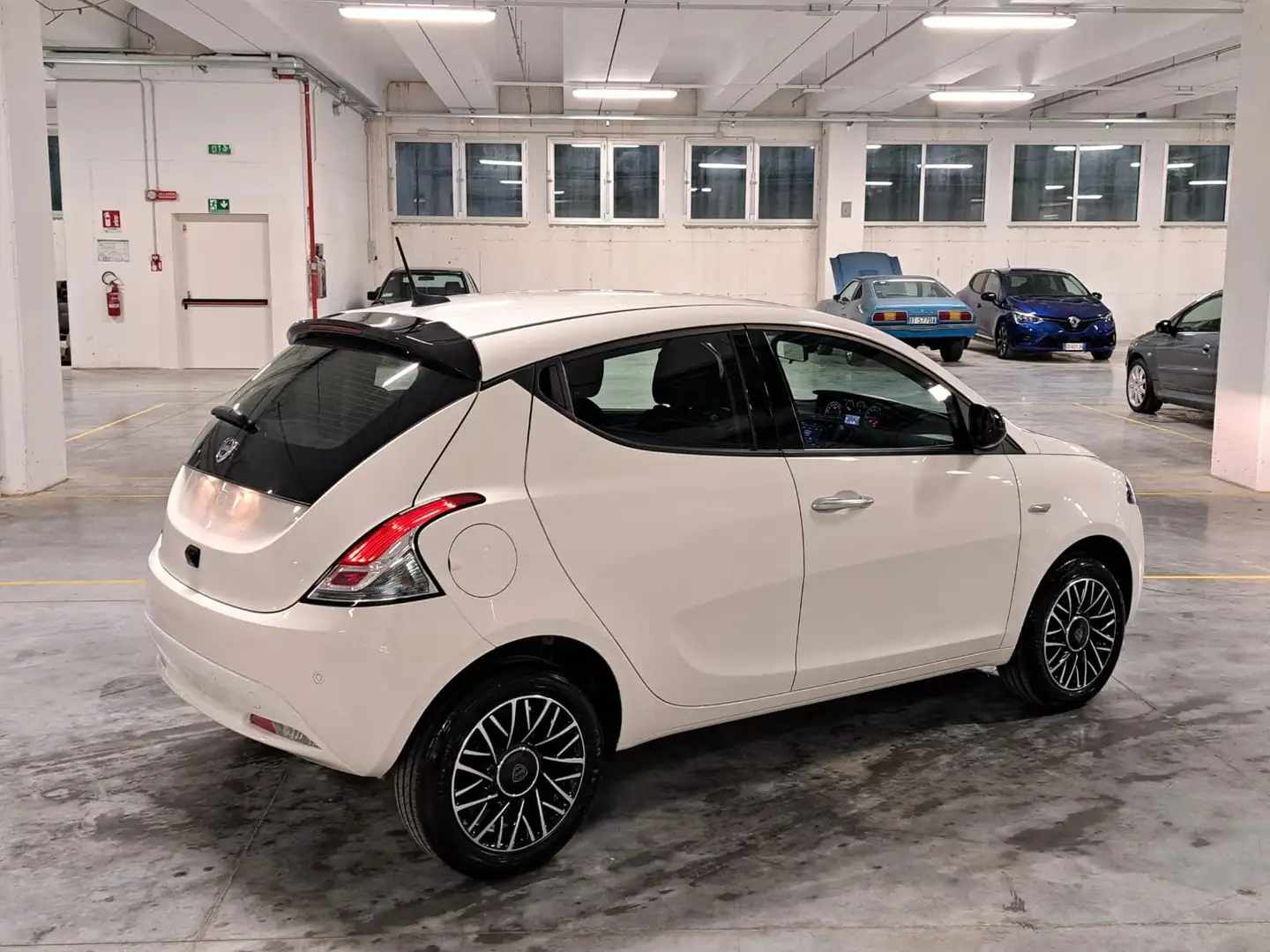Lancia Ypsilon 1200 69CV Ecochic 5 Porte GPL MY'24 ***Km. Zero*** Bianco - 2