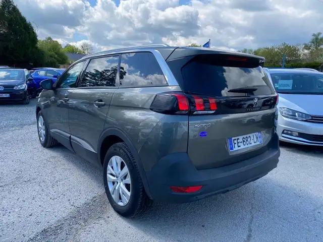 Peugeot 5008 view 15