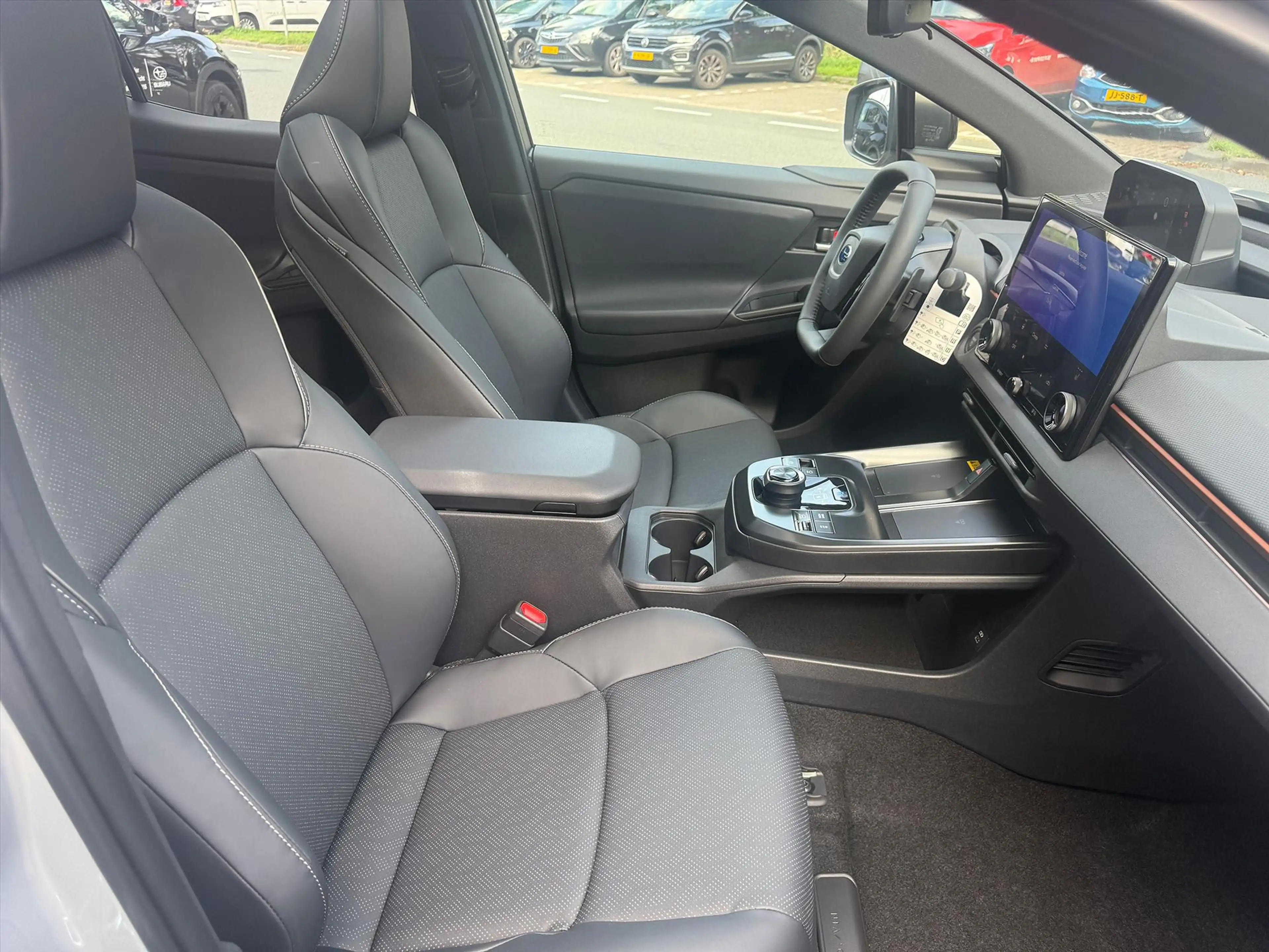Subaru Uncharted 77 kWh 343pk AWD 4E-xperience+ | Cement Gray Two T — photo 13