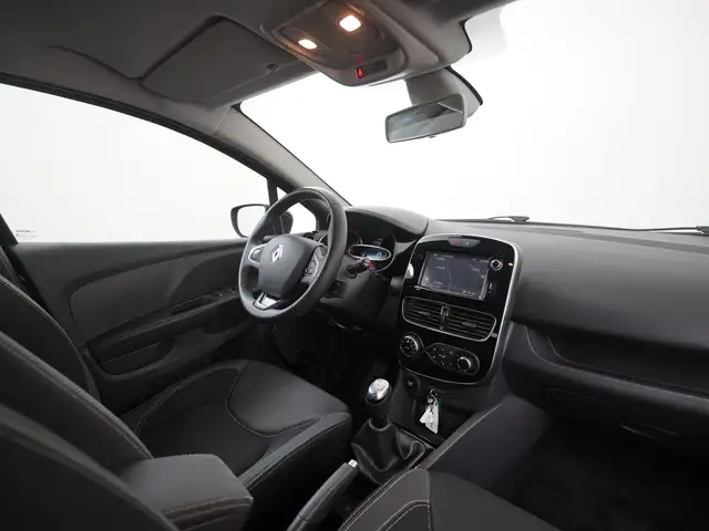 Renault Clio view 2