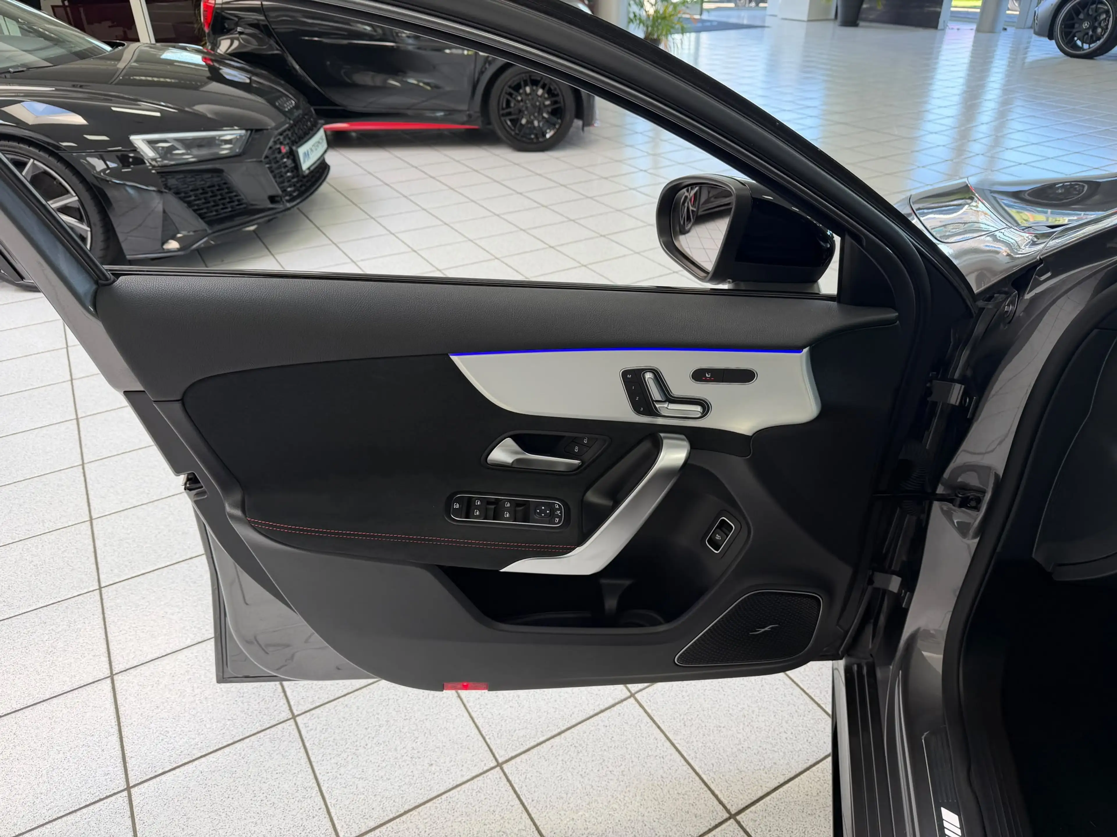 Mercedes-Benz A 35 AMG Lim*AERO*NIGHT*HUD*PANO*BURM*MEMO*360° — photo 10