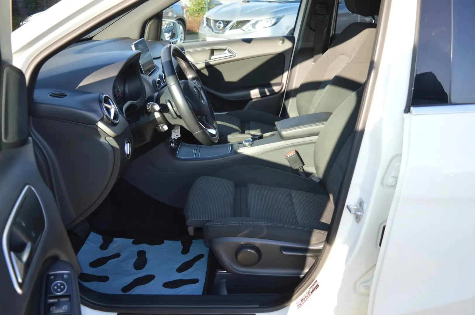 Mercedes-Benz B 180 7G-DCT S-Tourer Style LED/Navi/SH/PDC/Alu 16 Bianco - 2