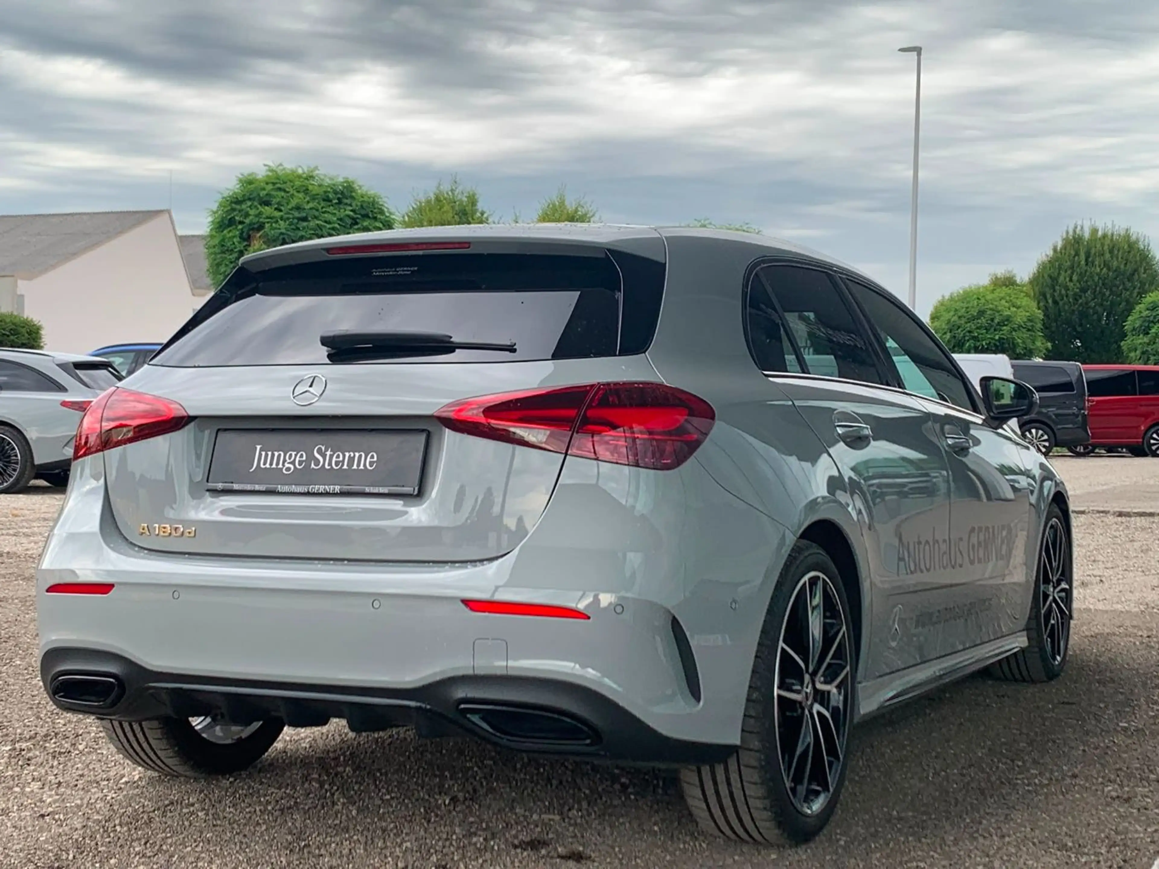 Mercedes-Benz A 180 d Kompaktlimousine Österreich-Edition AMG Line — photo 4