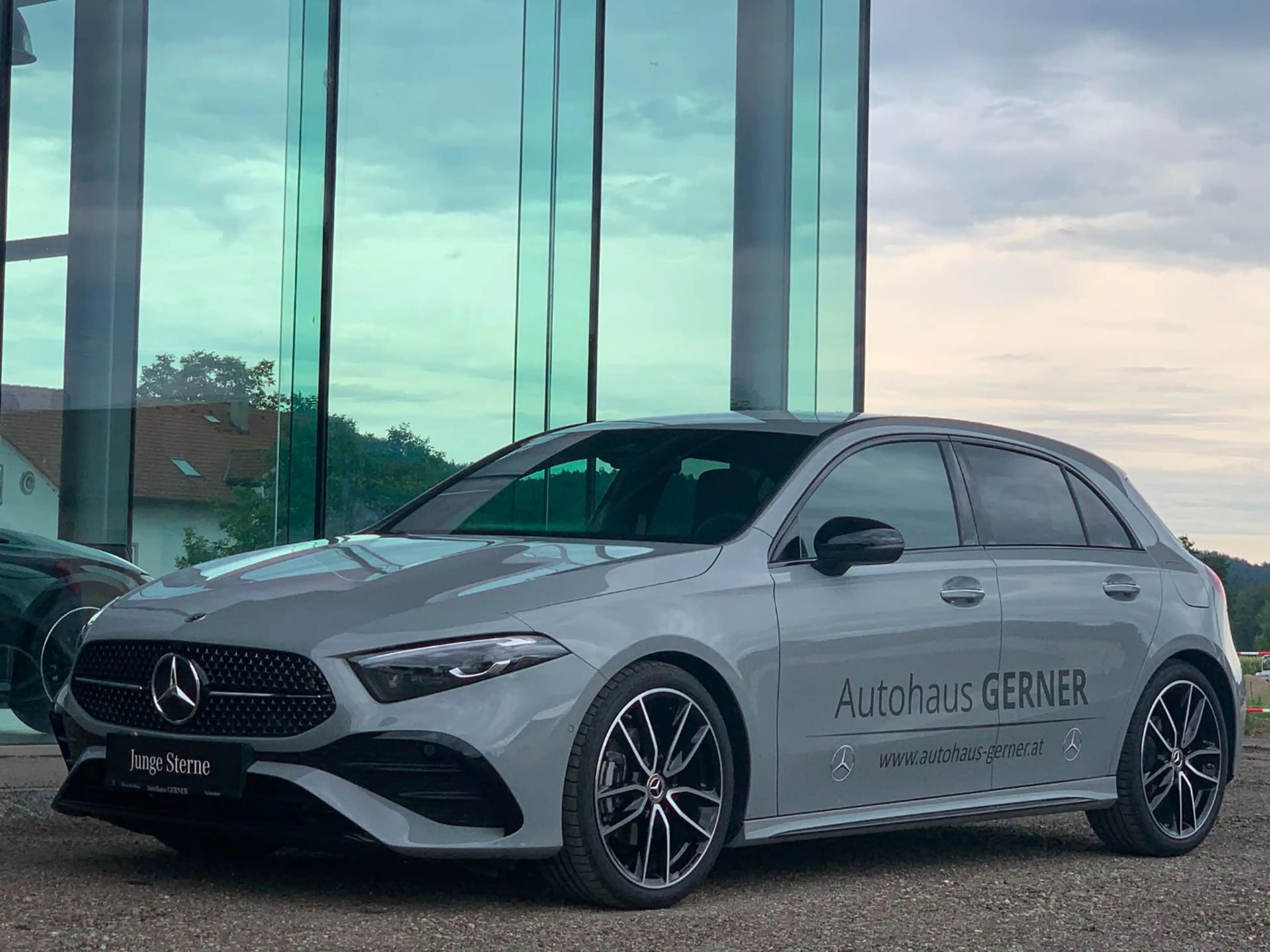 Mercedes-Benz A 180 d Kompaktlimousine Österreich-Edition AMG Line — photo 2