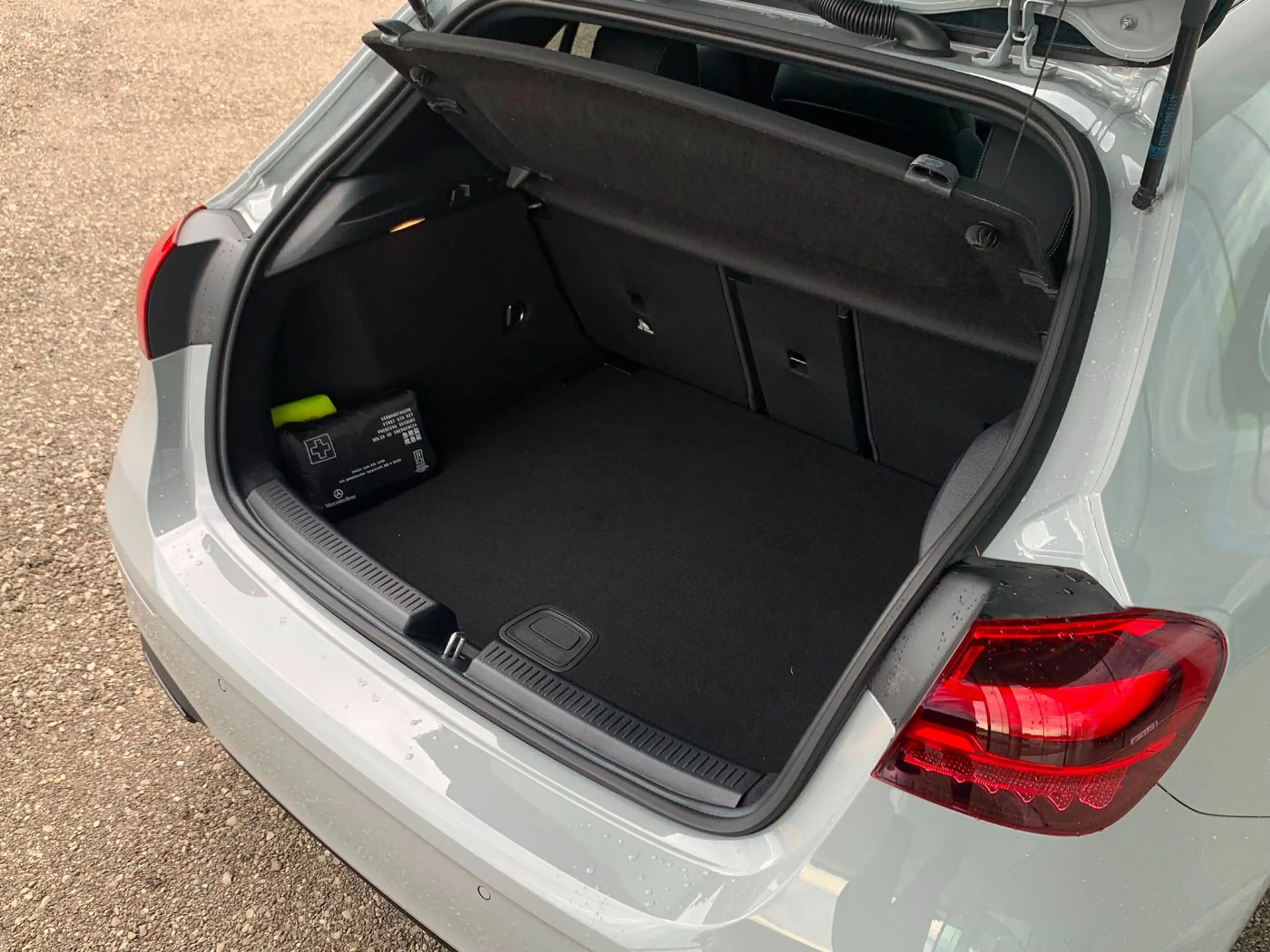 Mercedes-Benz A 180 d Kompaktlimousine Österreich-Edition AMG Line — photo 9