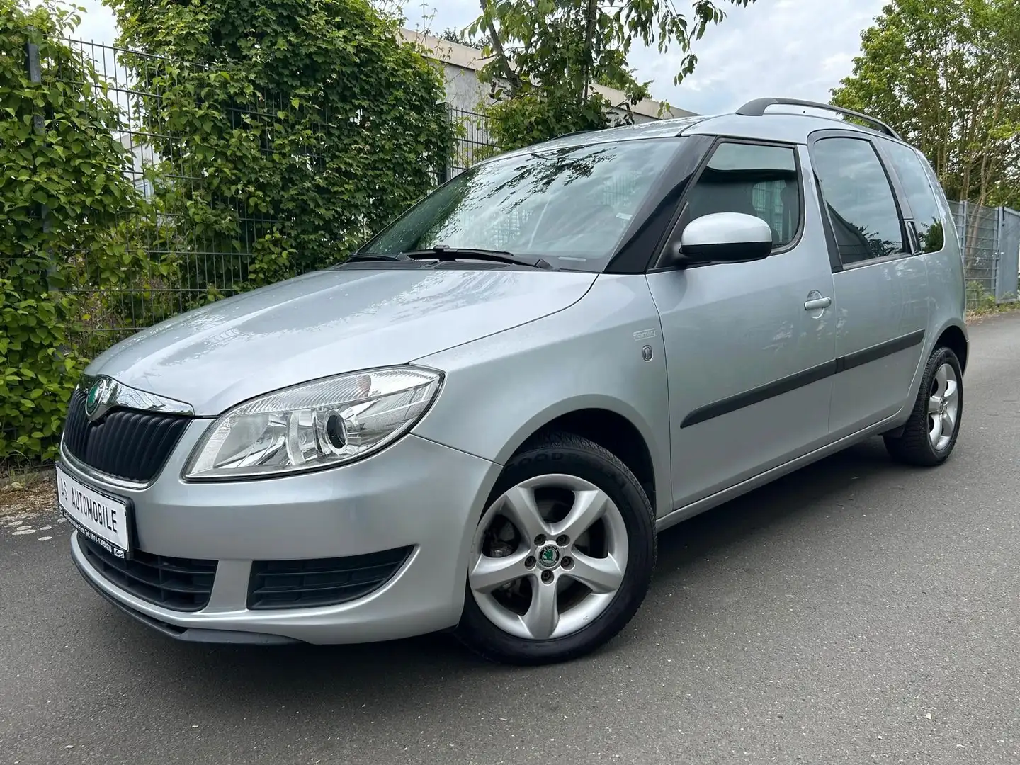 Skoda Roomster 1,2 TSI °°KLIMAAUTO°°TEMPOMAT°°SHZ°°PDC Argento - 2
