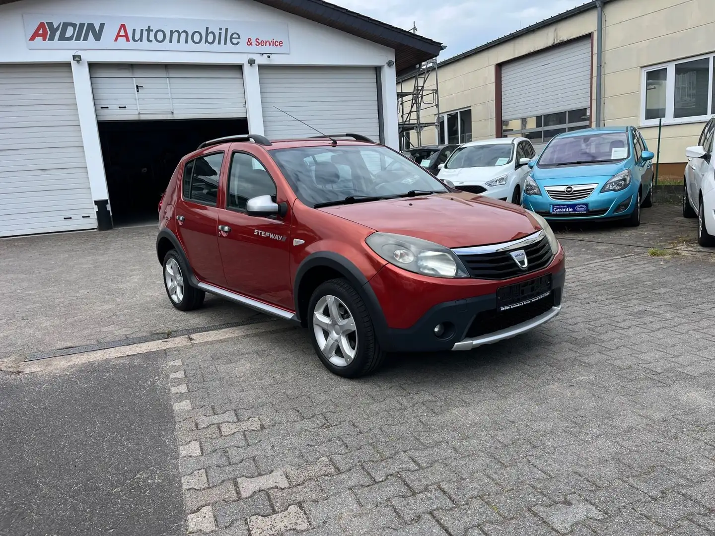 Dacia Sandero Stepway-TÜV NEU-GEPFLEGT-KLIMA-8 FACH Gold - 1
