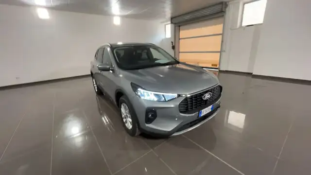 Ford Kuga view 3