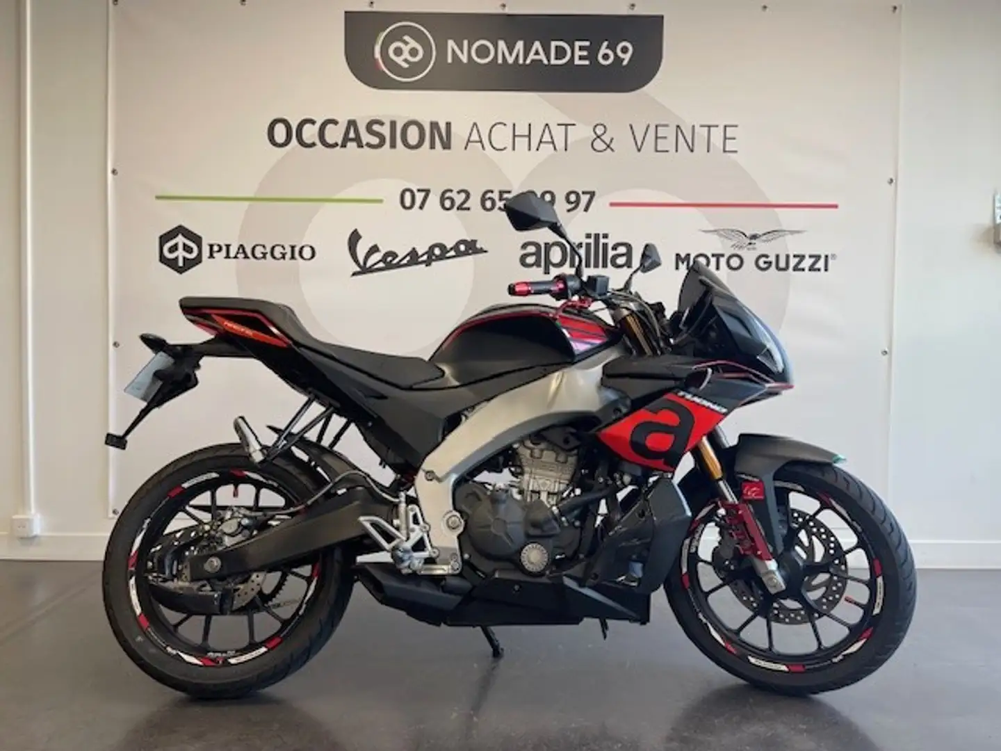 Aprilia Tuono Negru - 1