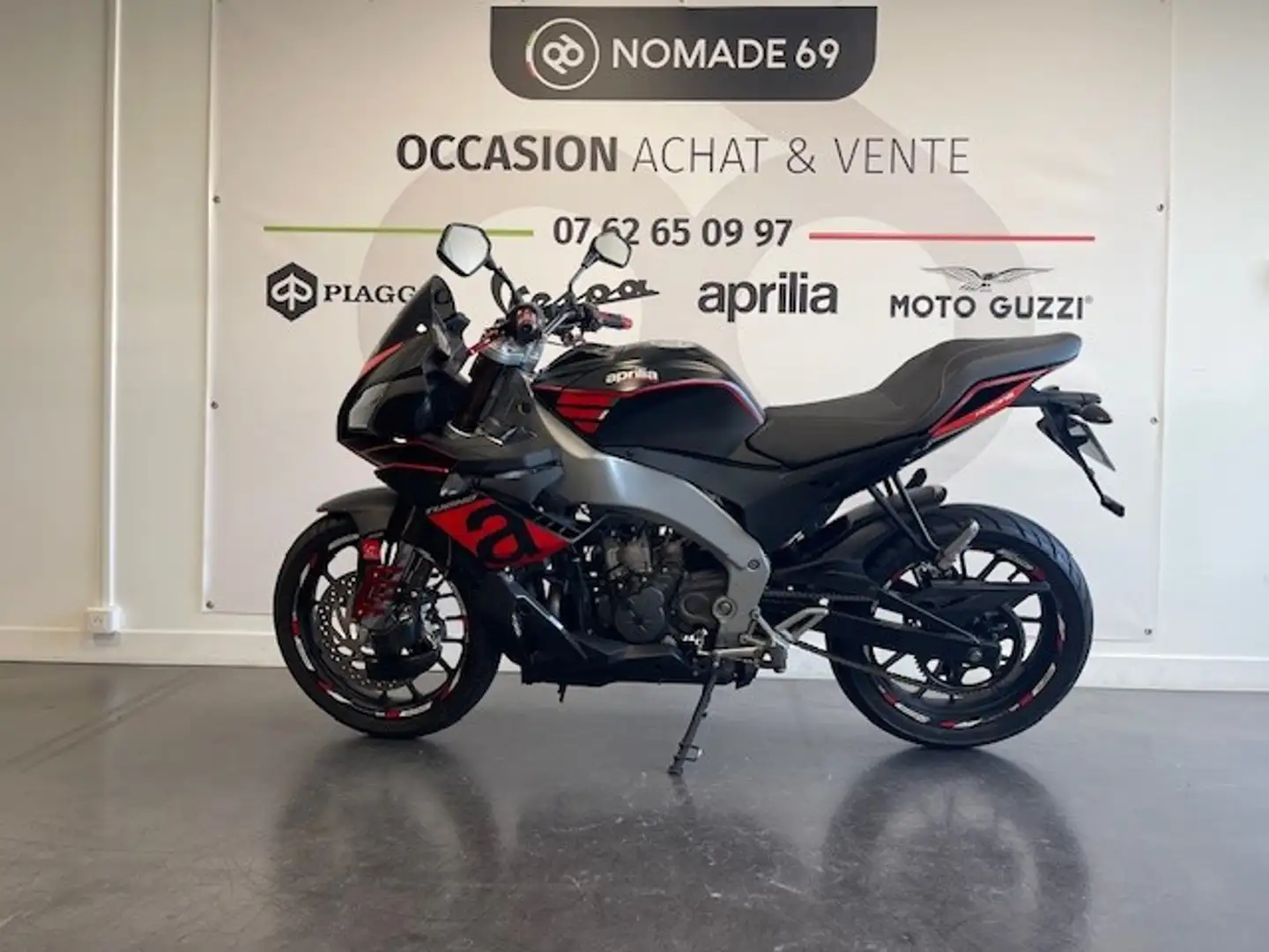 Aprilia Tuono Černá - 1