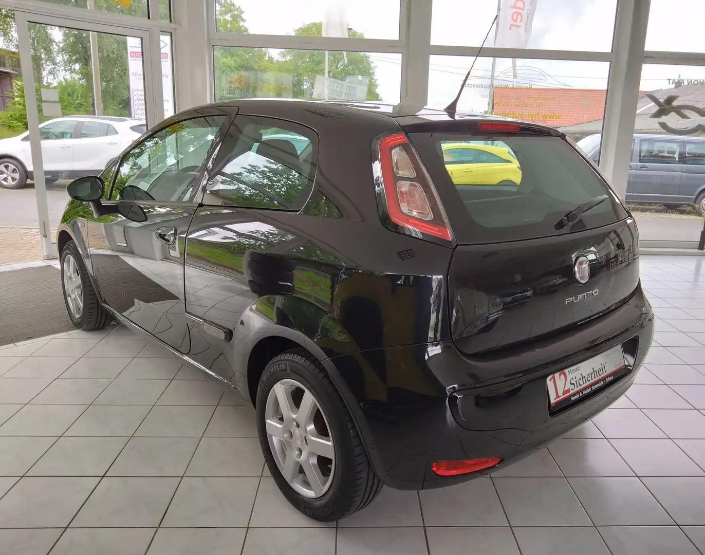 Fiat Punto 1.2 8V Pop Radio Klimaanlage Schwarz - 2