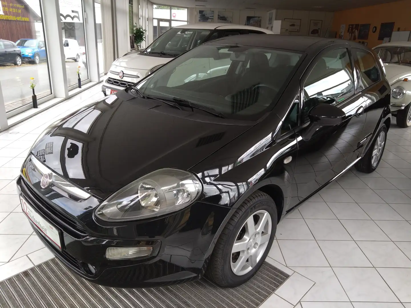 Fiat Punto 1.2 8V Pop Radio Klimaanlage Schwarz - 1