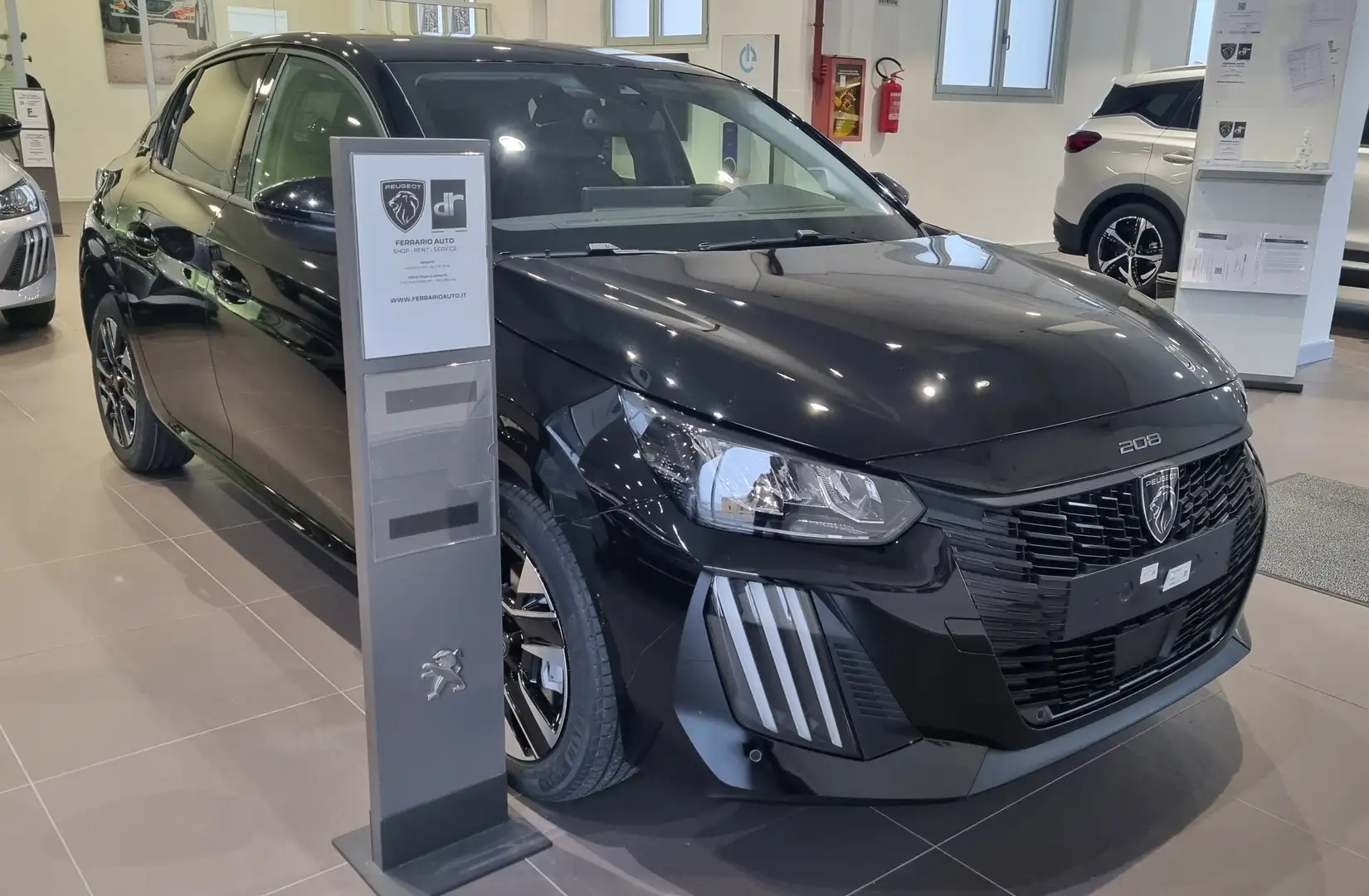 Peugeot 208 208 hybrid Allure 110cv e-dcs 6 Schwarz - 2