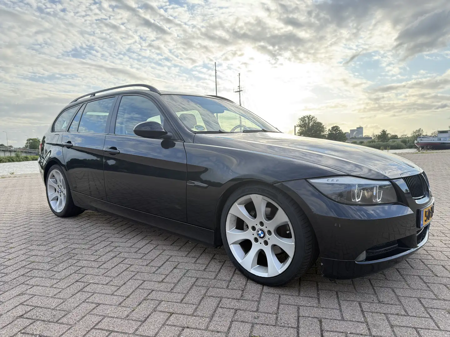 BMW 320 BMW 320i touring - 2