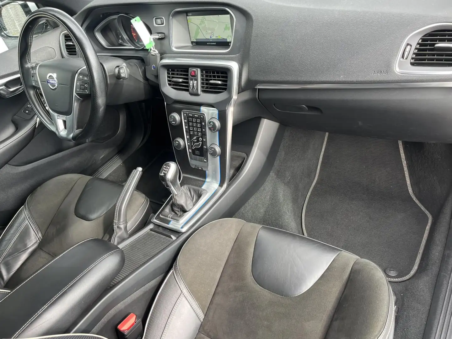 Volvo V40 1.6 T2 R-Design PANORAMADAK NLAUTO LEDER/ALCANTARA Grijs - 2