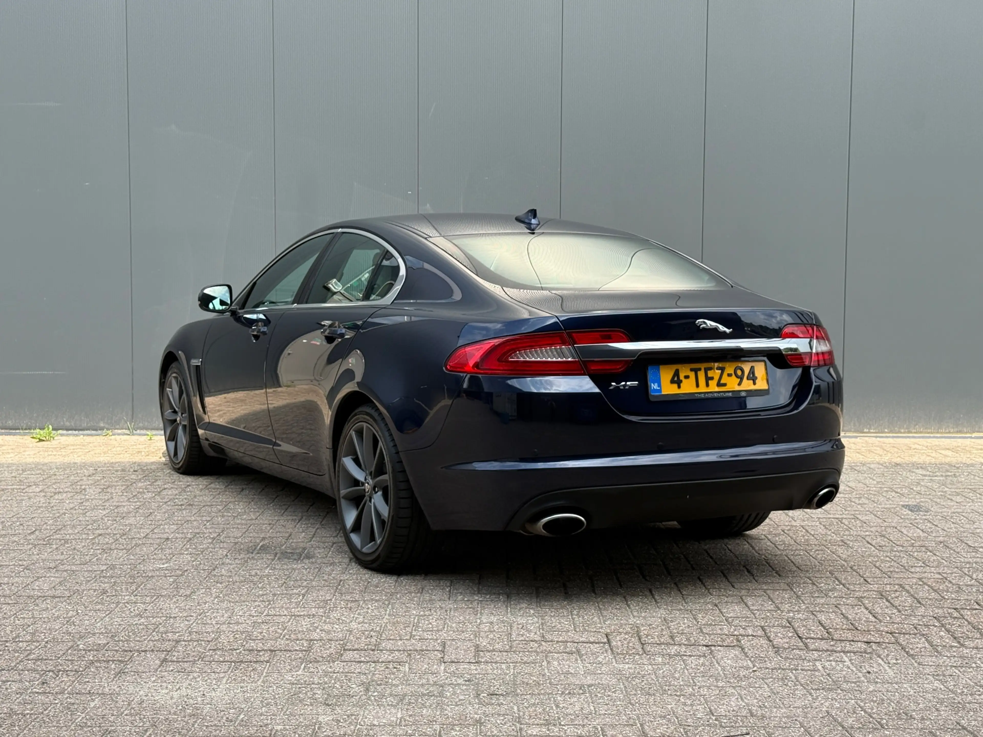 Jaguar XF 2.0, 240PK, Navi, Cruise, Comfort stoelen, Camera, — photo 2