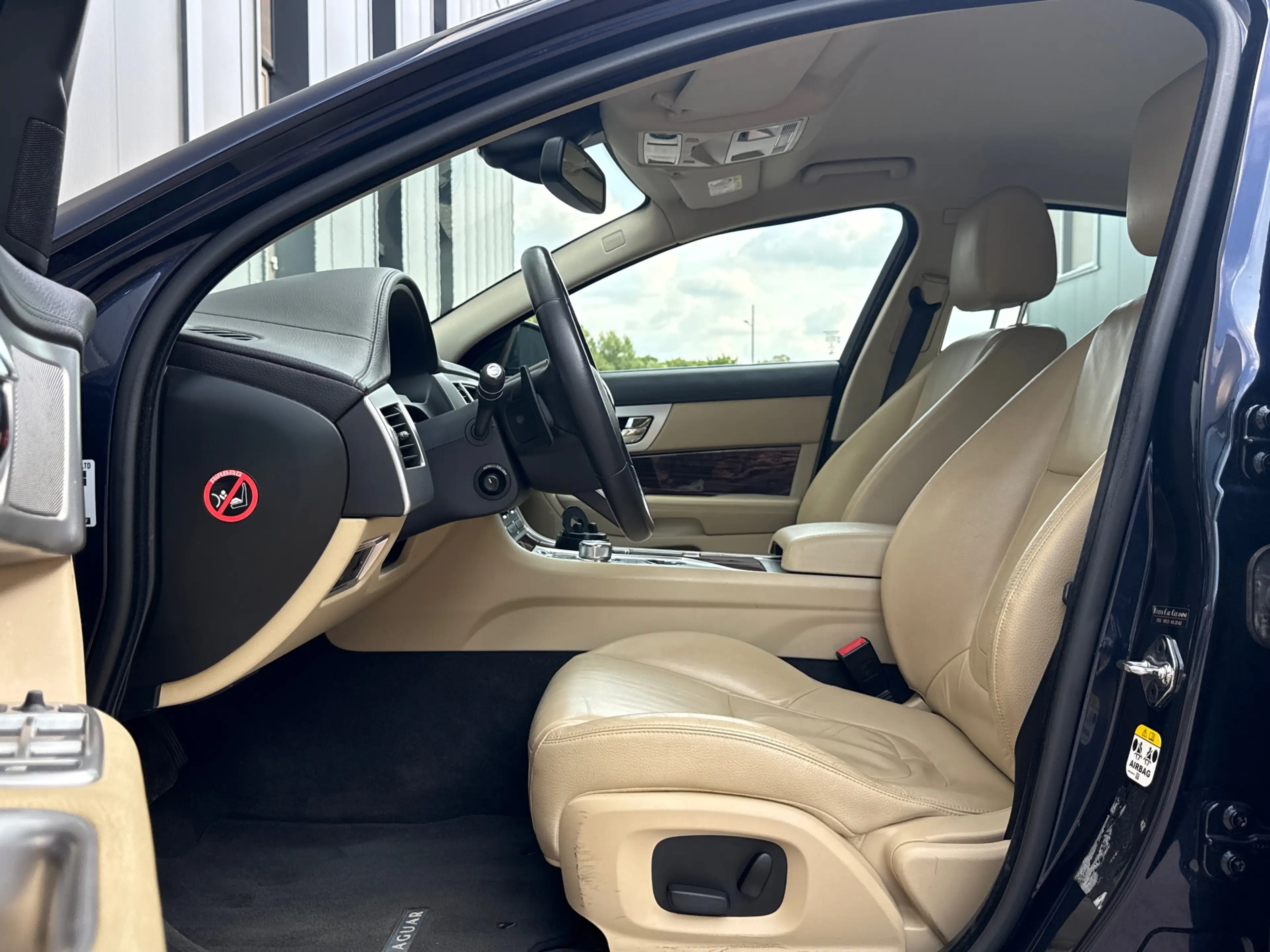 Jaguar XF 2.0, 240PK, Navi, Cruise, Comfort stoelen, Camera, — photo 6