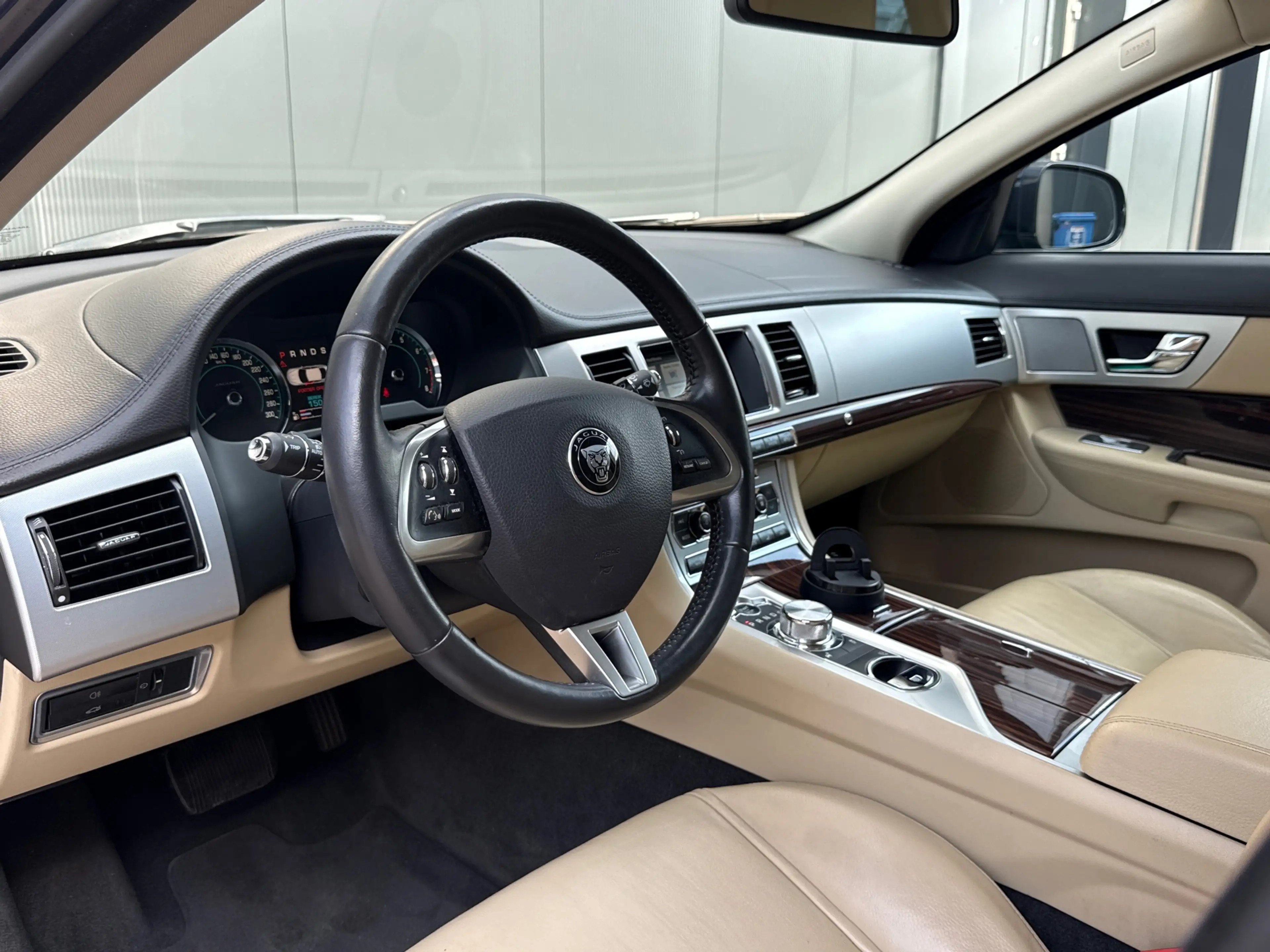 Jaguar XF 2.0, 240PK, Navi, Cruise, Comfort stoelen, Camera, — photo 7