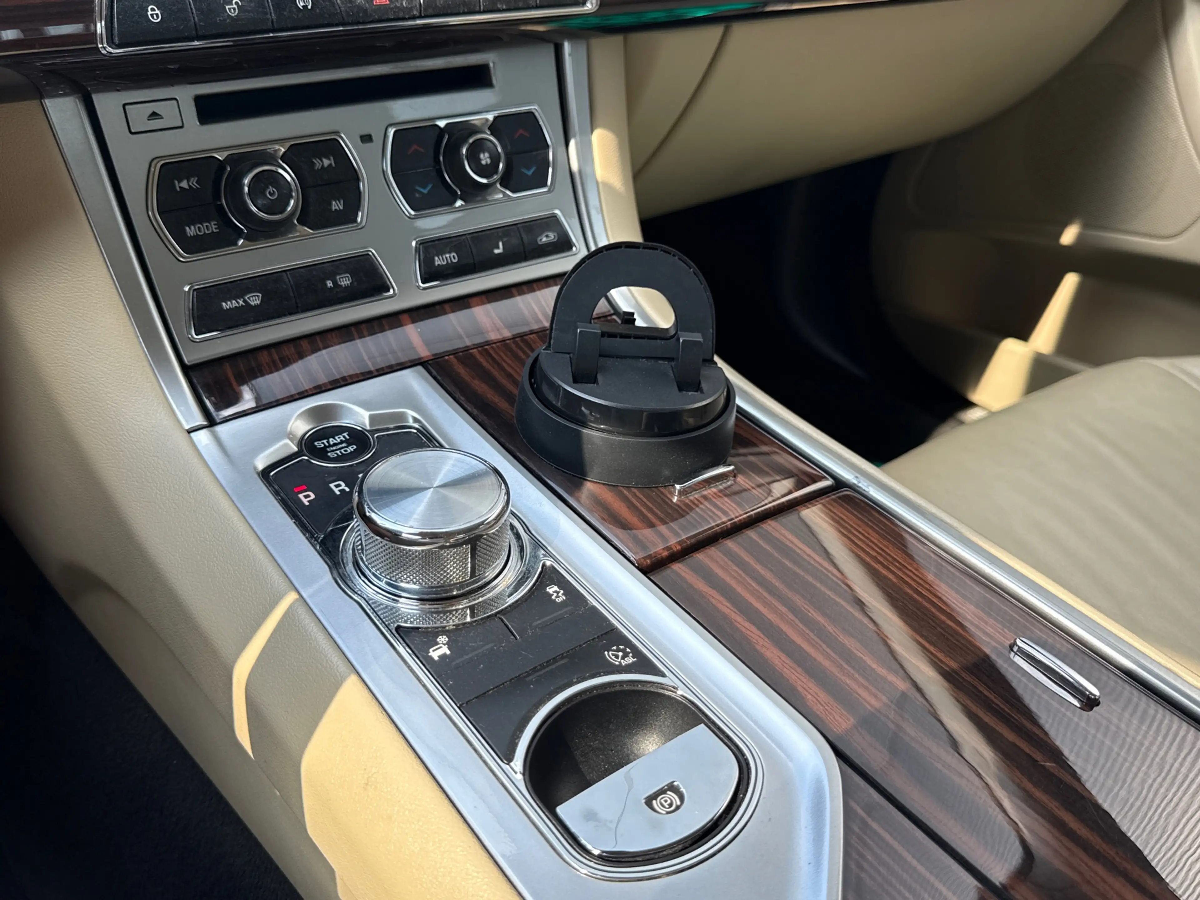 Jaguar XF 2.0, 240PK, Navi, Cruise, Comfort stoelen, Camera, — photo 9