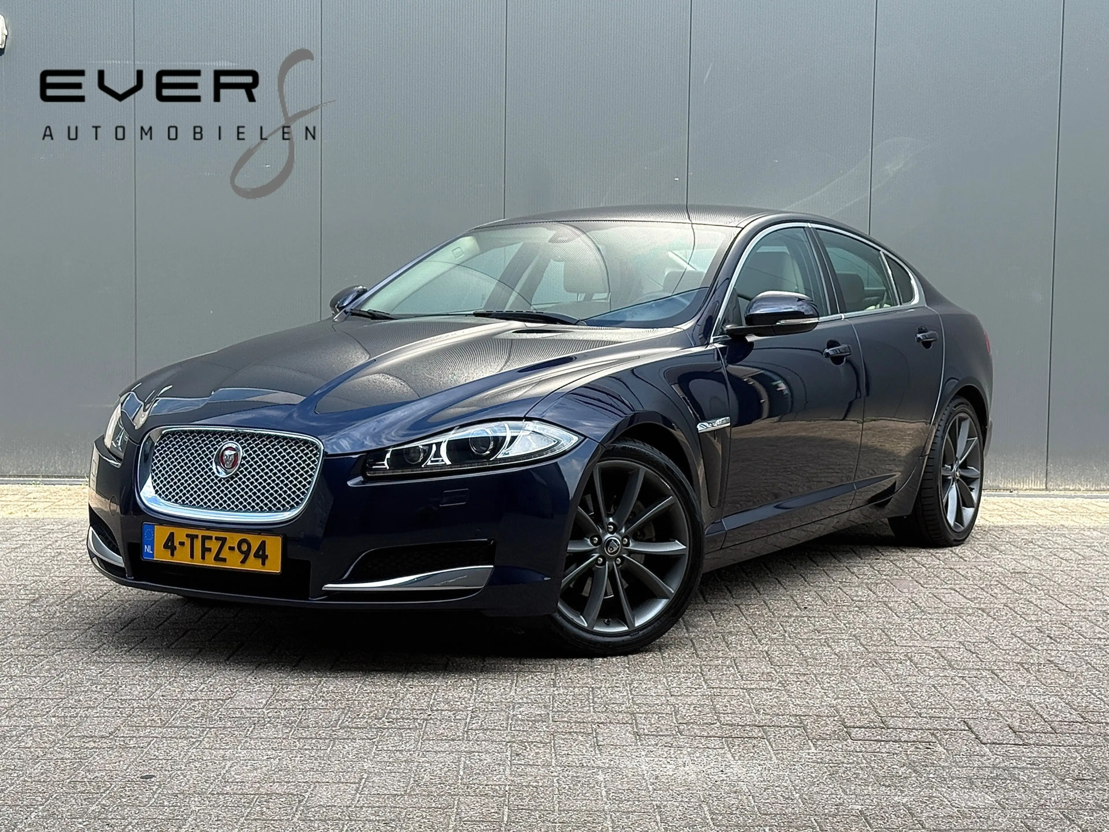 Jaguar XF 2.0, 240PK, Navi, Cruise, Comfort stoelen, Camera,