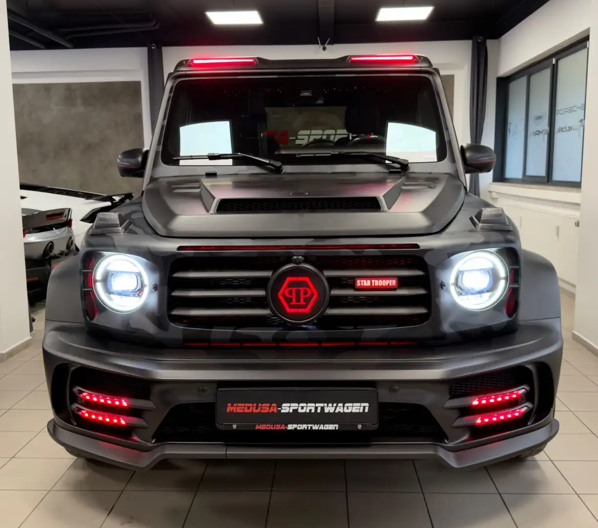Mercedes-Benz G 63 AMG MANSORY&PHILIPP PLEIN 1OF7 STAR TROOPER Schwarz - 2