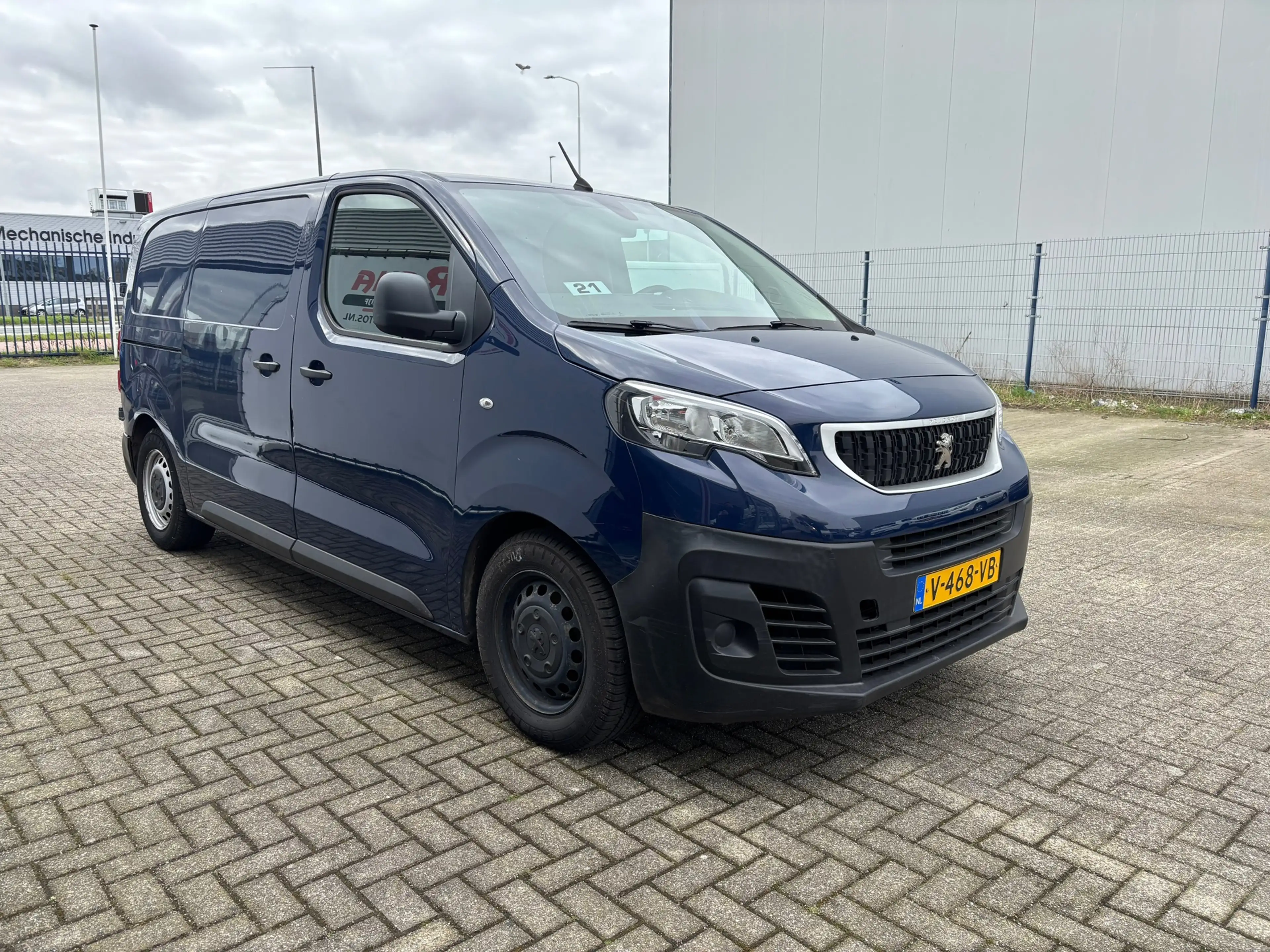 Peugeot Expert 226S 1.6 BlueHDI 95 Premium — photo 3