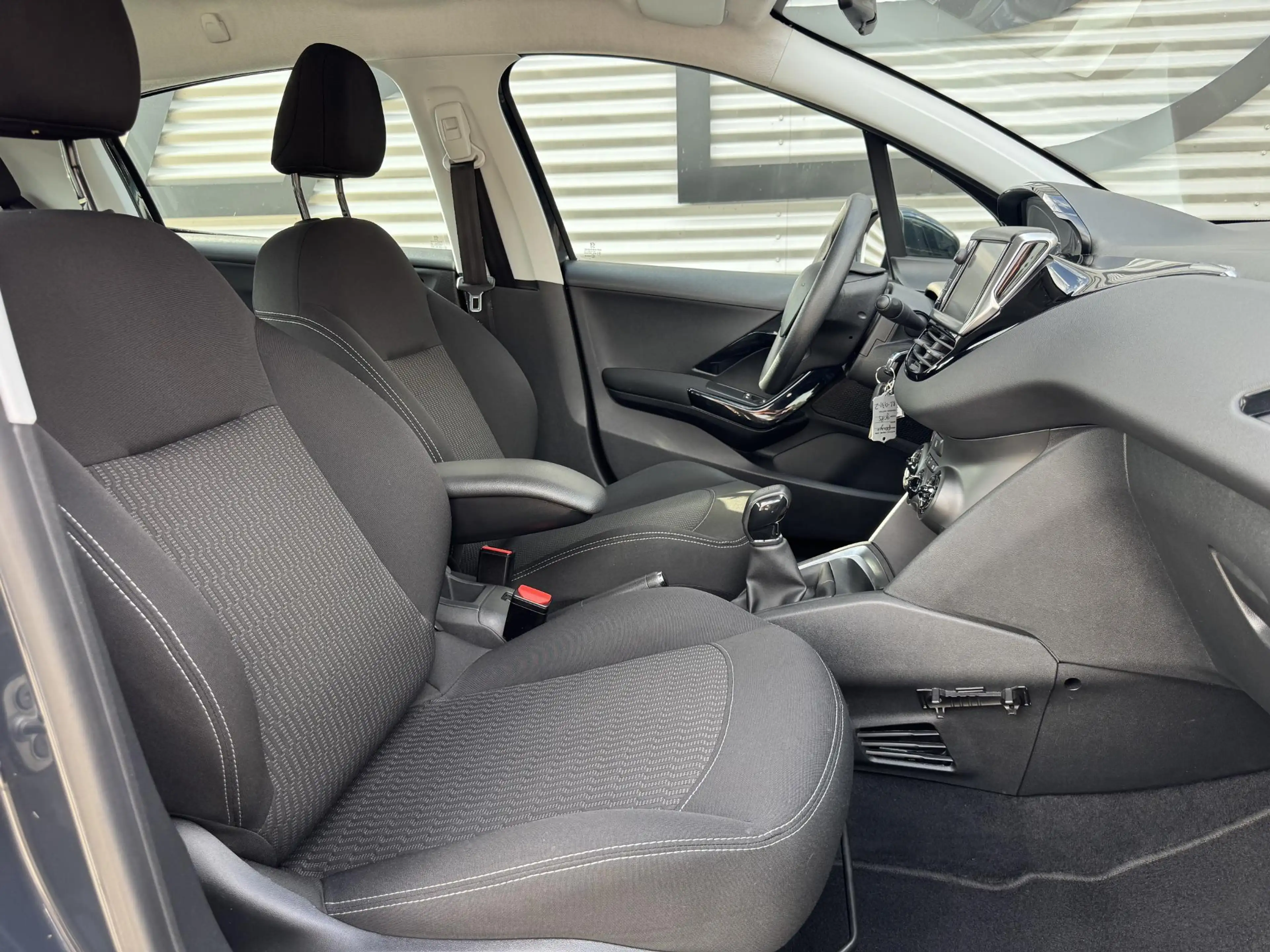 Peugeot 208 1.2 PureTech Blue Lion Navi|Airco|trekhaak|Cruise| — photo 6