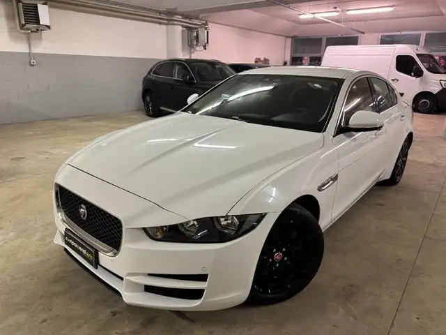 Jaguar XE 2.0 D 180 CV aut. Pure