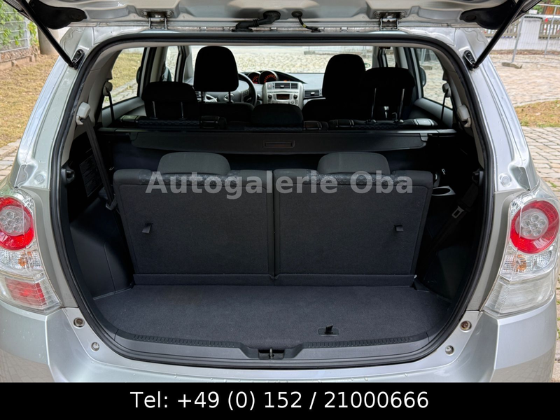 Toyota Verso Life 1.6 Benzin 7-SITZ*TÜV*KLIMA*AHK*ALU — photo 11