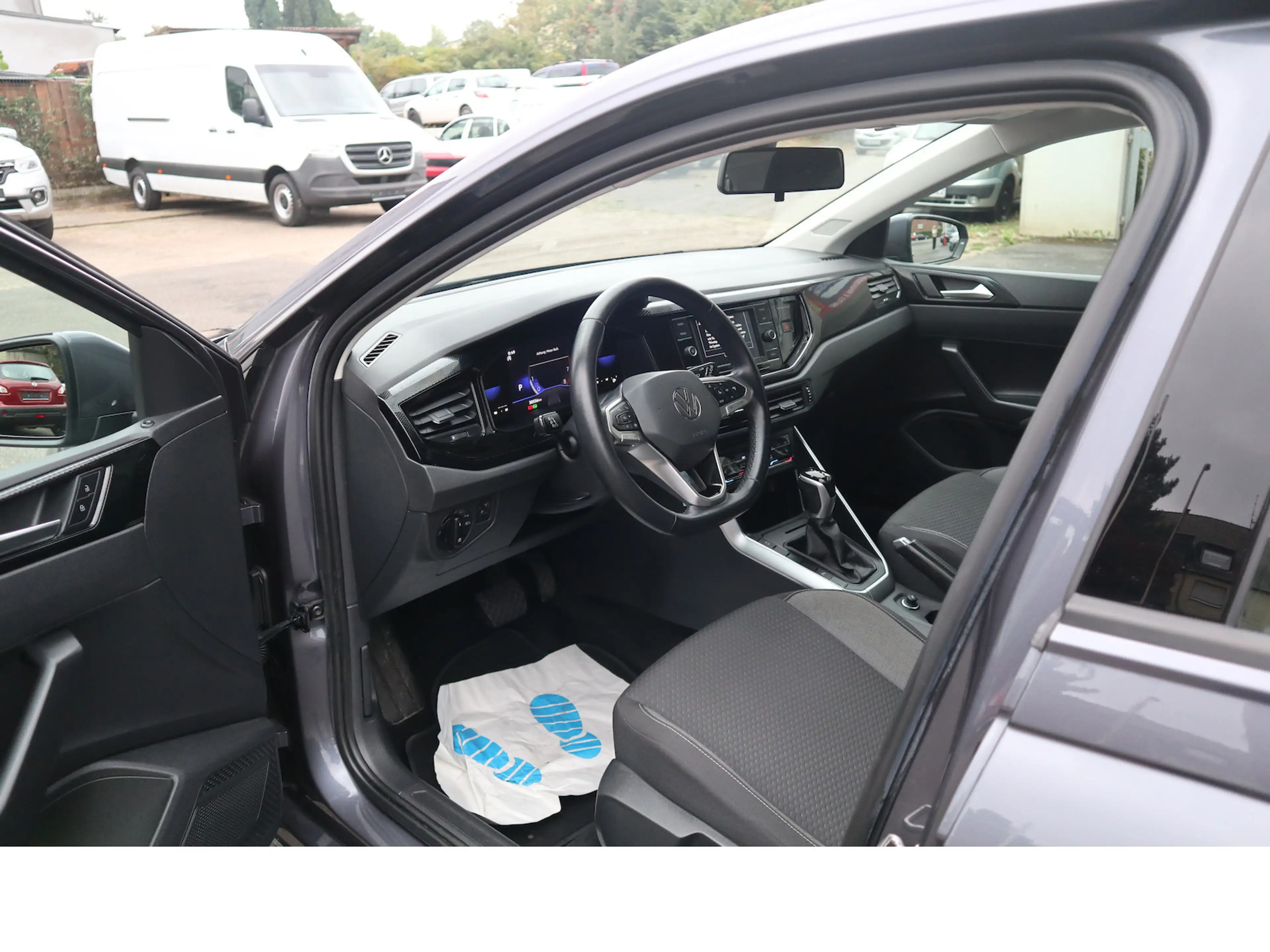 Volkswagen Polo Life Tempo SHZ Schekheftgepflegt — photo 7