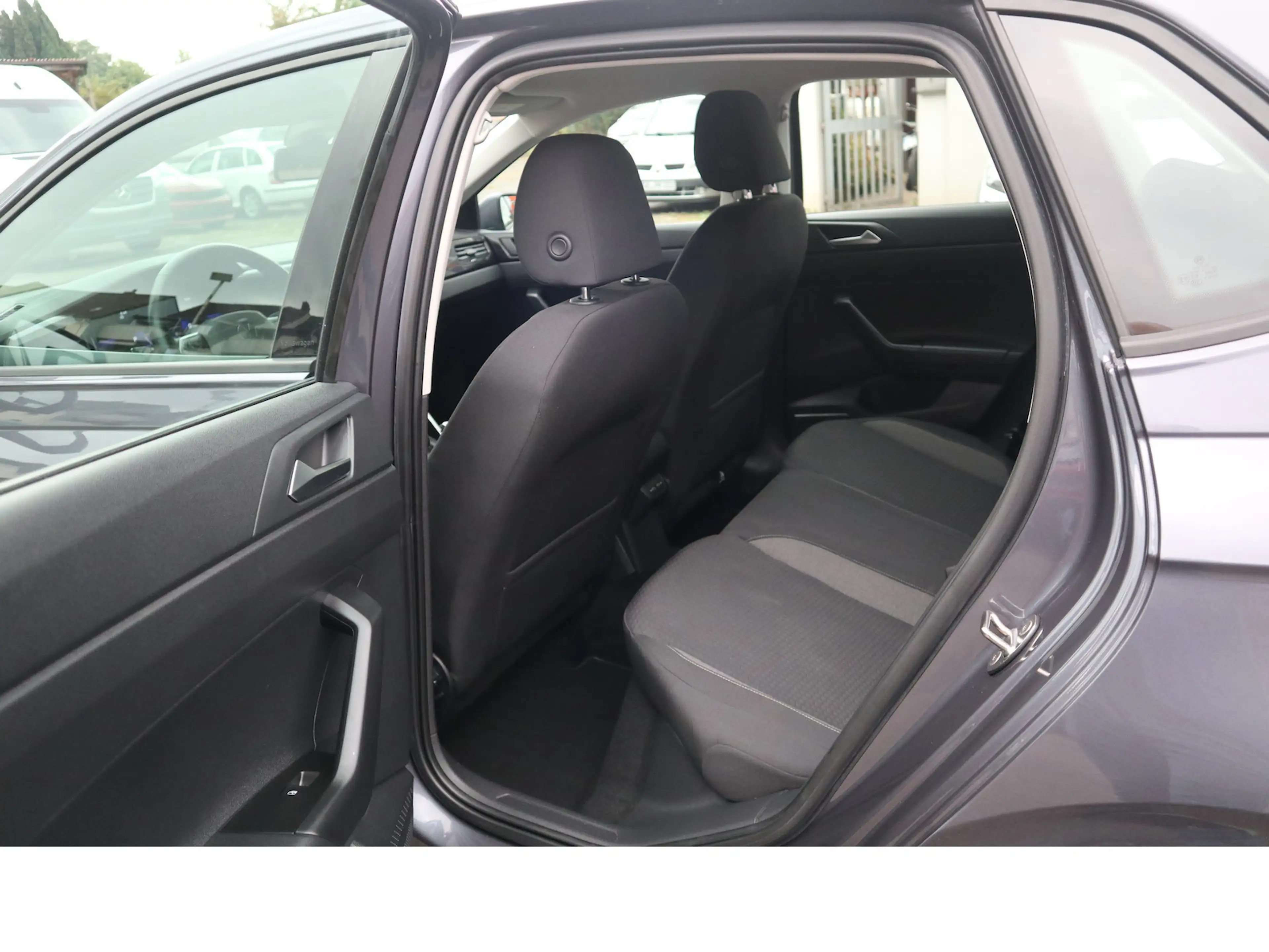 Volkswagen Polo Life Tempo SHZ Schekheftgepflegt — photo 9